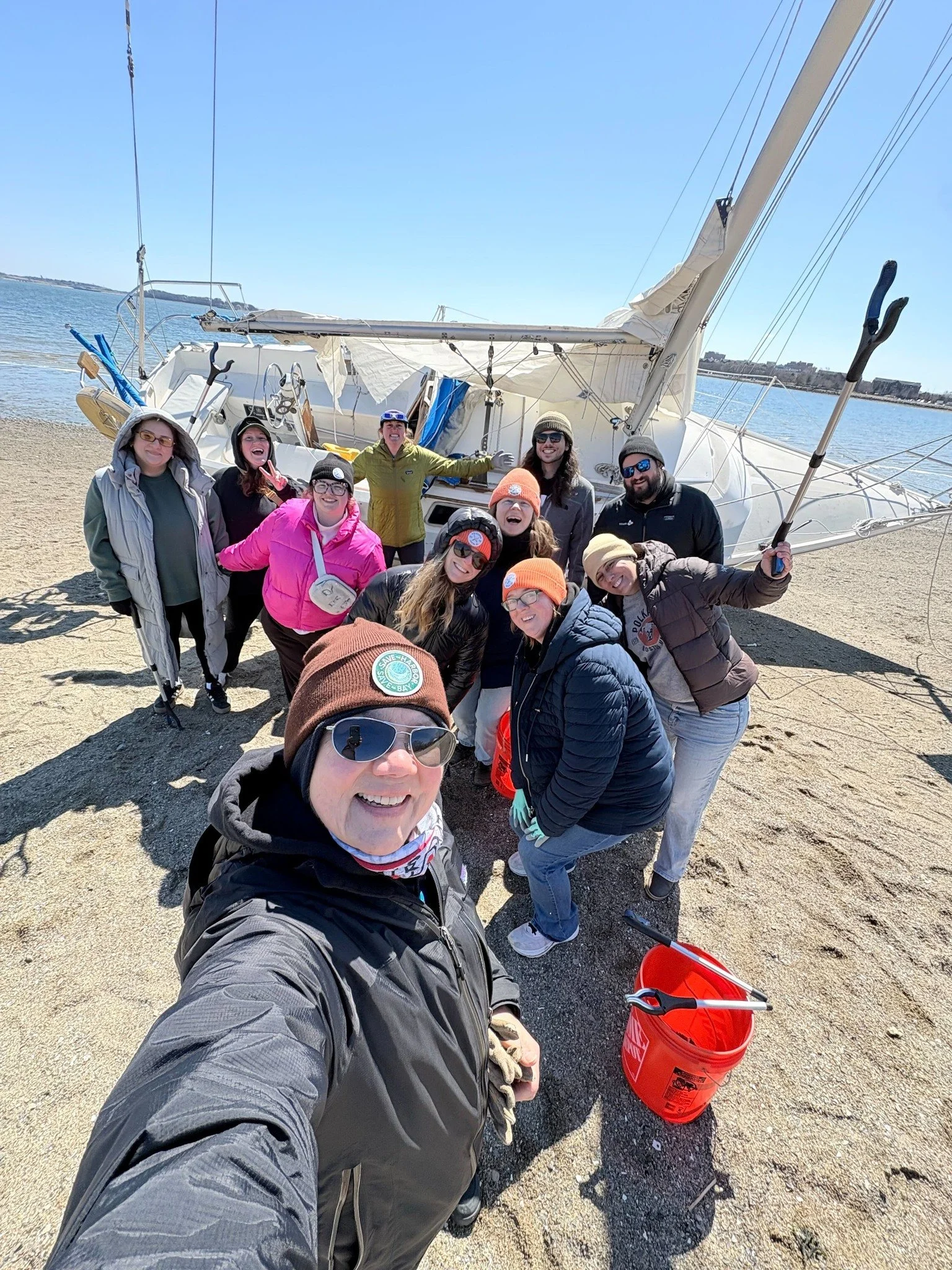 Thank you to @polkadog  for sending volunteers for a fantastic beach clean up on Carson Beach! Besides picking up litter, we also had a chance to check out the washed up sailboat on the beach ⛵️#beachcleanup  #savetheharbor #beachcleanup #bostonharbo