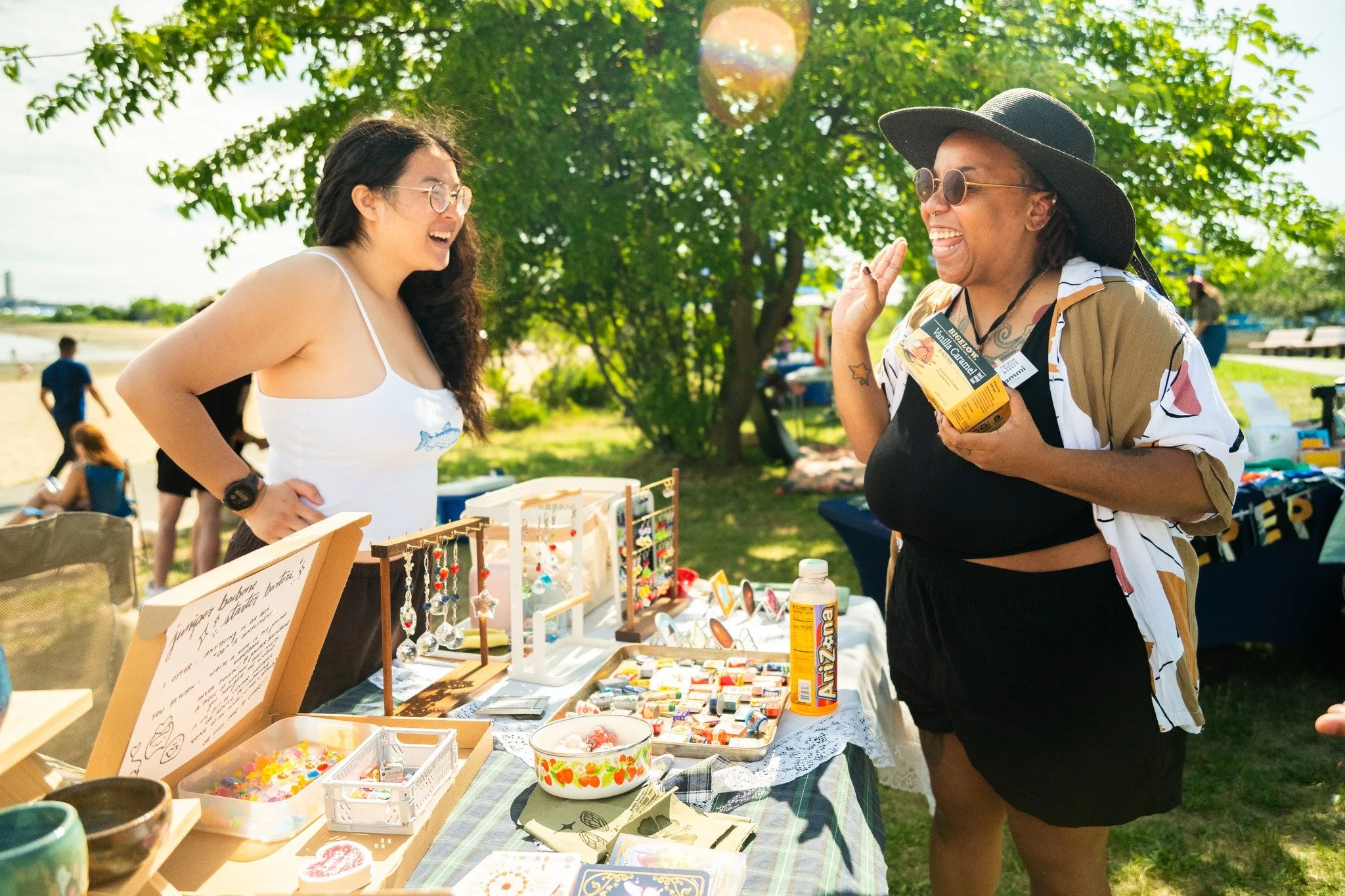 Arts 🤝 outdoors

We're so glad to have helped bring @bean.andbarter to the beach on Constitution Beach, East Boston! It was an amazing day of community and arts in the outdoors. We always look forward to events that bring community and artists toget