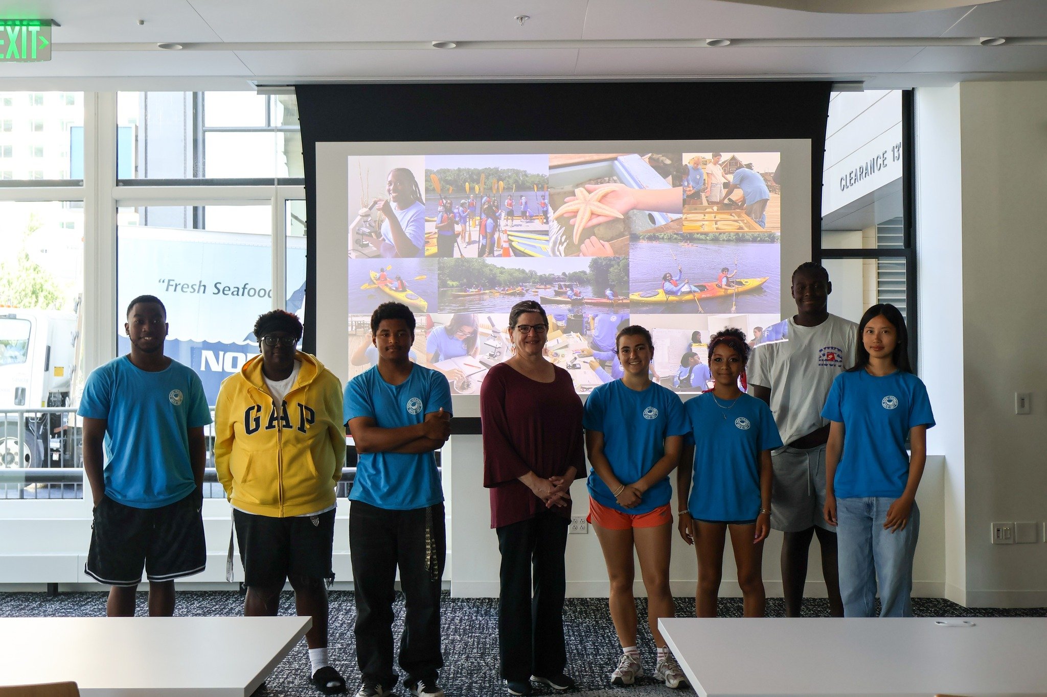 Our Junior Program Assistants wrapped up the summer by sharing what they discovered! 🌊🔎

Throughout the program, each Junior Program Assistants explored a research question around the Boston Harbor that sparked their curiosity, then brought their f
