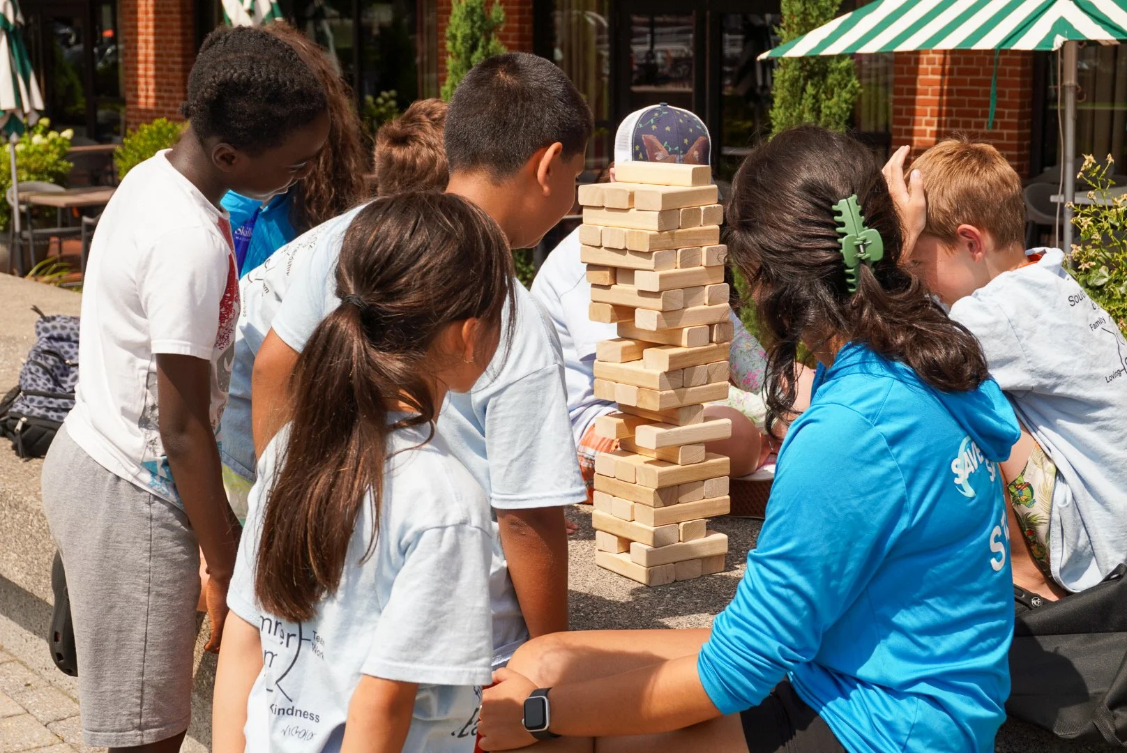 Our youth staff took the lead on Fort Point Channel this summer! 🚣☀️

Every Monday at Atlantic Wharf and select Mondays at 15 Necco, they led visitors through fishing, touch tanks, environmental art projects, lawn games, and dragon boating with Ohan