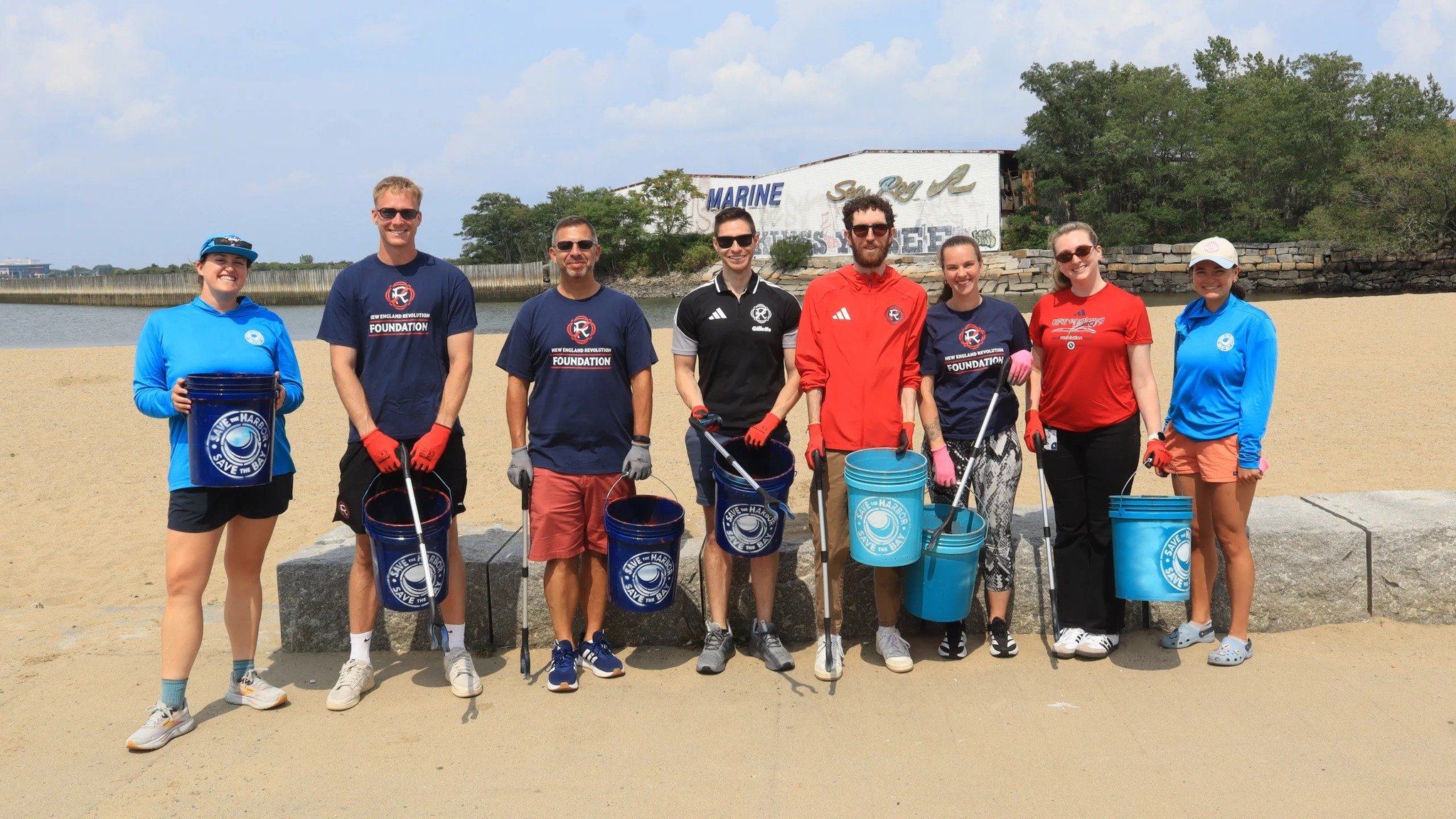 Different field, same team spirit! ⚽️🌊

Throwing it back to when the @nerevolution  joined us for a beach cleanup, bringing their teamwork from the pitch to the sand! Huge thanks to the Revs crew for showing up and giving back to our Boston Harbor b