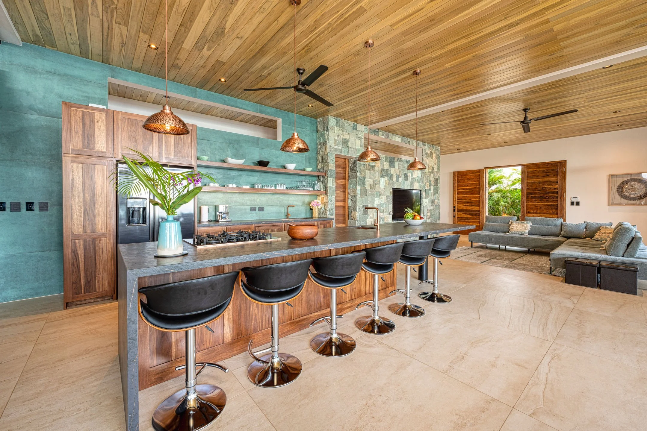 kitchen bar.jpg