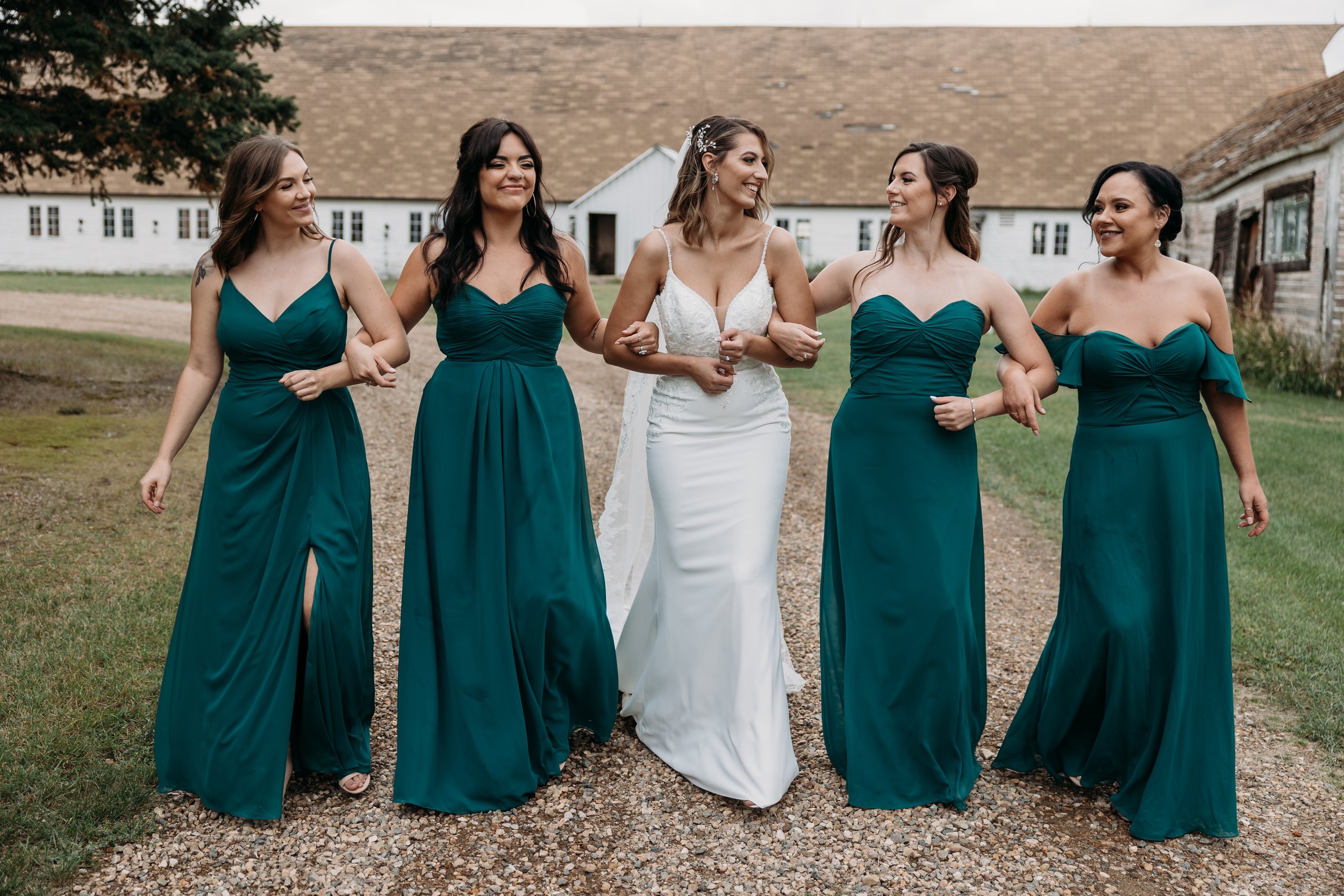 Dear 2022 Brides — Tay's photos and beauty