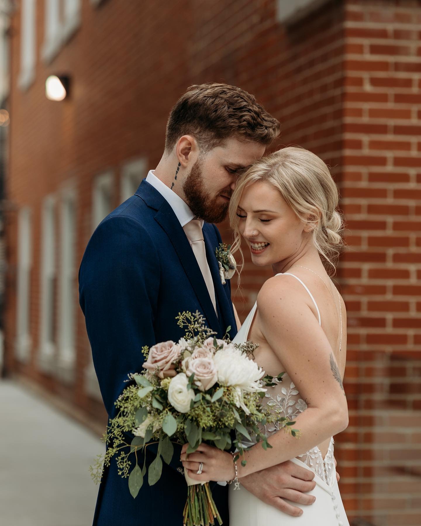 ✨STORY TIME✨

A few months ago when I asked my fianc&eacute; Will what colour of suit he wanted to wear on our wedding day, I was honestly thrown through a loop when he said blue 😅

Blue would have NOT been my first choice but this is just as much h