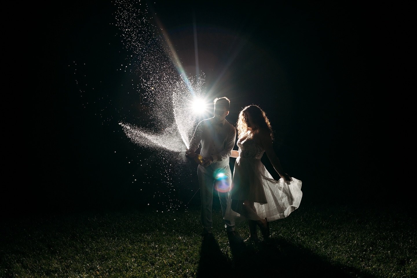 Night time champagne pops HIT DIFFERENT 😎

The one time I actually enjoy it getting darker, faster, is during fall / winter weddings! When I&rsquo;m photographing weddings, typically I&rsquo;m only there until about 8pm-10pm, which during the peak s