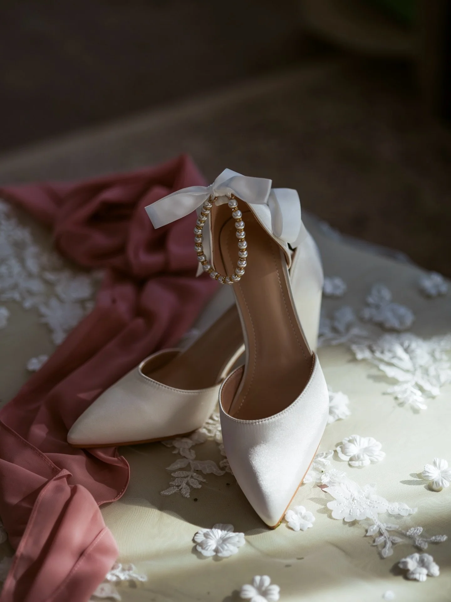 You spend months, if not years planning out every single detail of your wedding day so you bet your ass I&rsquo;m going to capture it with the utmost care and attention to those details 🤍✨💍🌸

I&rsquo;m obsessed with all of these details but the sh