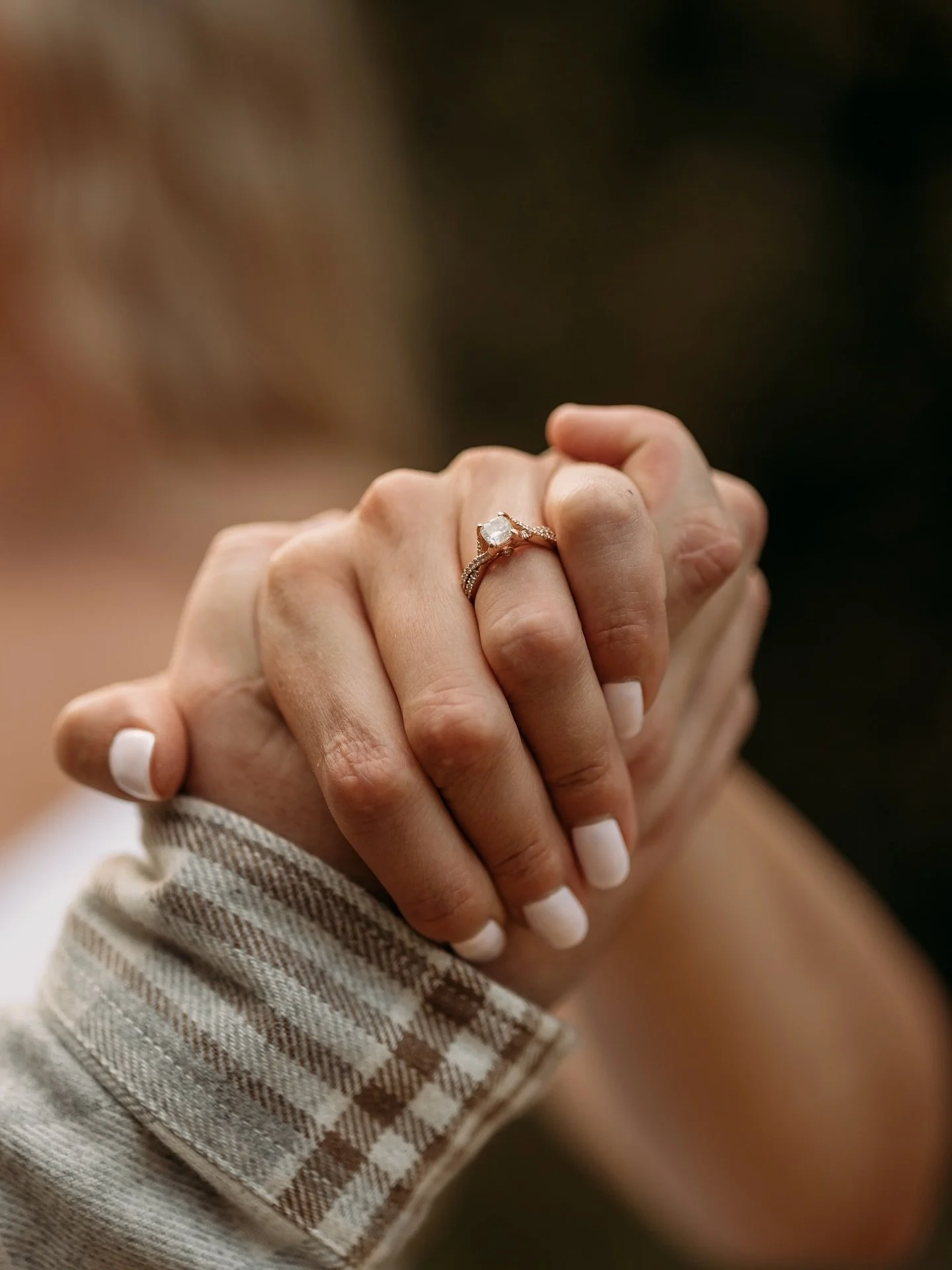 Fall engagement sessions are in FULL swing and if you&rsquo;re wondering if you can bring your dog&hellip; 

Yes, the answer is always yes 😍

#yegphotographer #yegweddingphotographer #yegengagementphotographer #yegphotography #edmontonweddingphotogr
