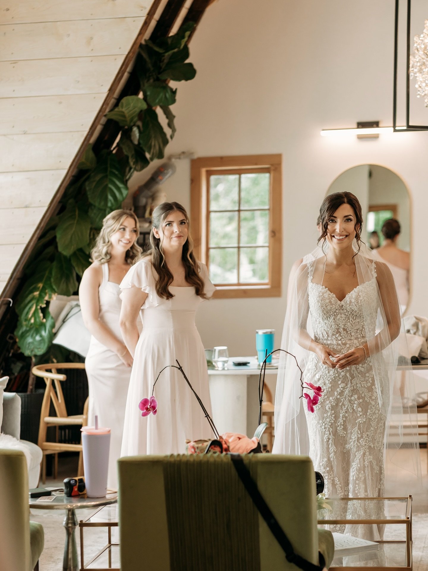 Name a better feeling&hellip;

Than that first look at yourself on your wedding day, all ready to go, the final details have come together and you&rsquo;re standing in the mirror like &ldquo;holy shit it&rsquo;s finally here&rdquo; 

And if you&rsquo