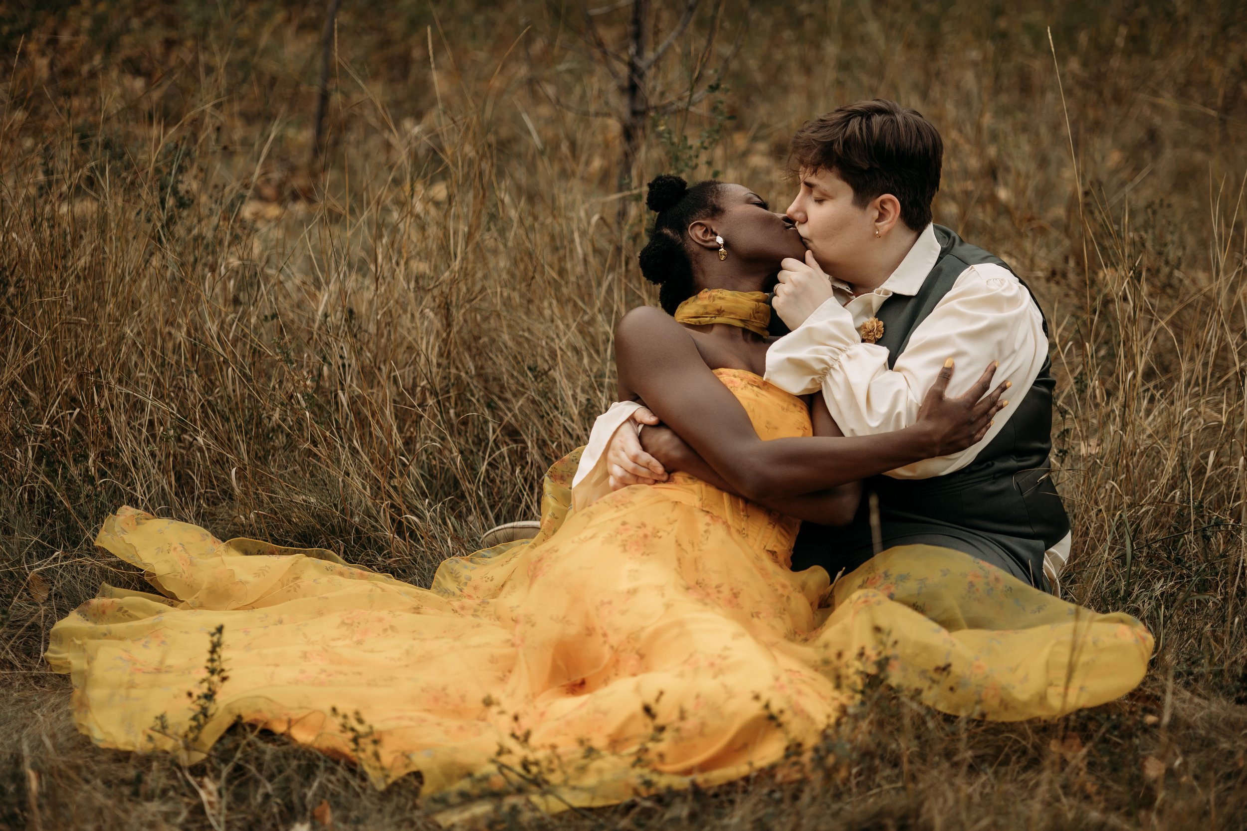 fall engagement photos in edmonton alberta photography by edmonton alberta wedding photographer tays photos and beauty