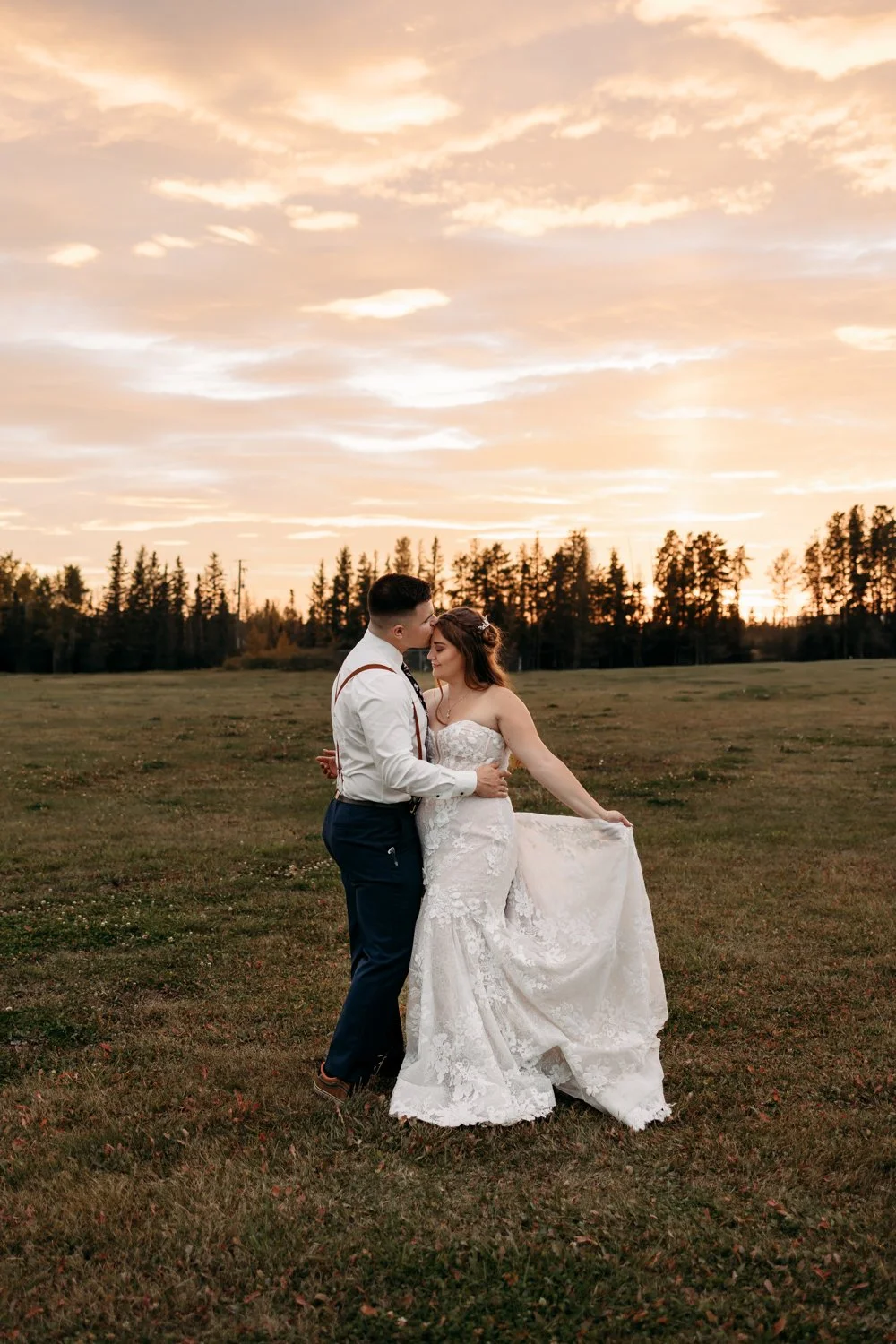 backyard wedding in alberta canada wedding photography by Edmonton alberta wedding photographer tays photos and beauty