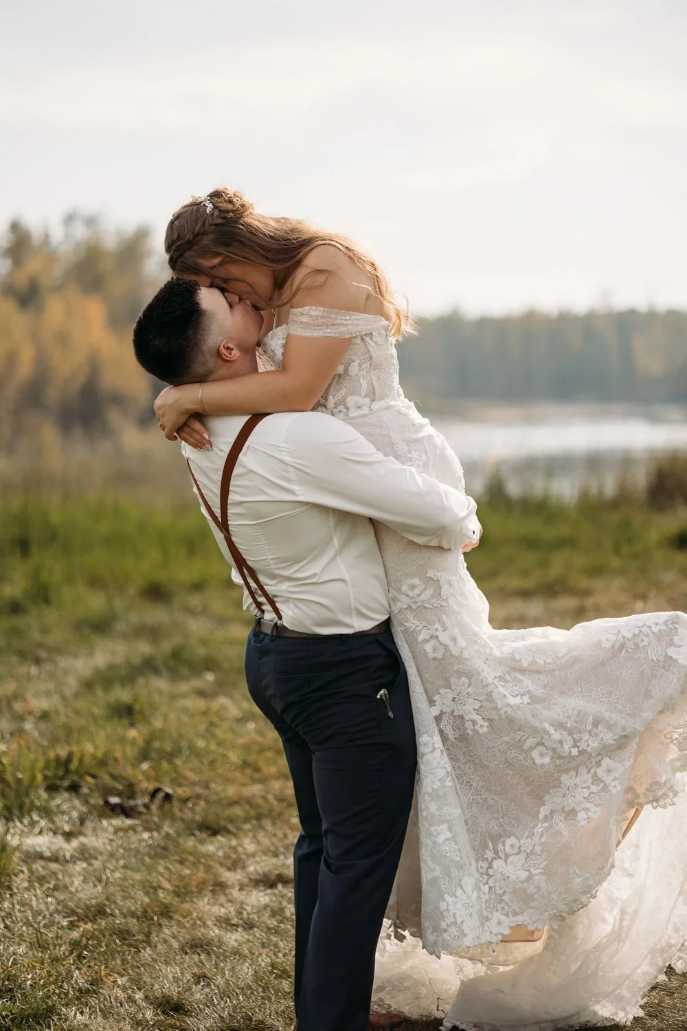 backyard wedding in alberta canada wedding photography by Edmonton alberta wedding photographer tays photos and beauty