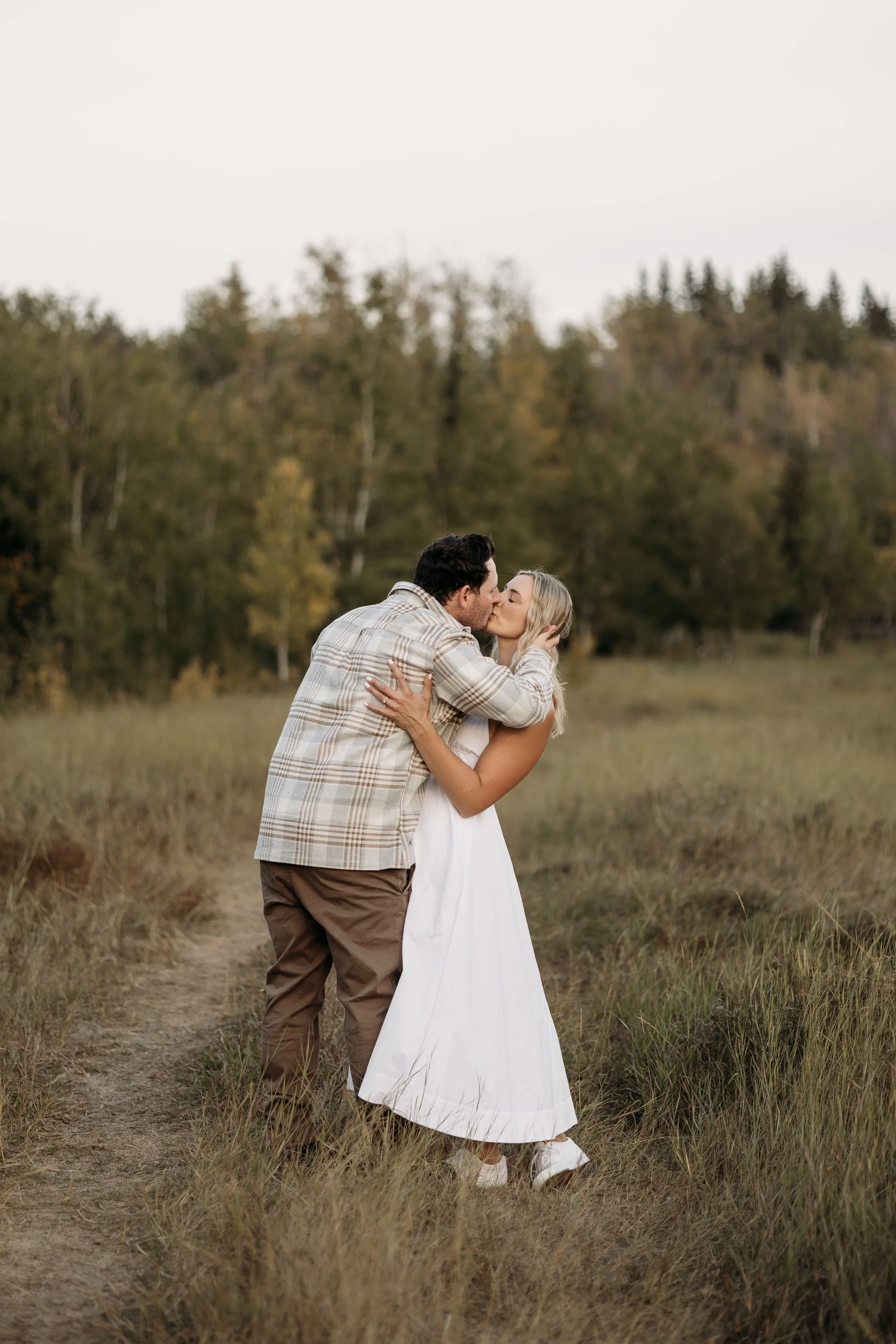 fall engagement photos in edmonton alberta photography by edmonton alberta wedding photographer tays photos and beauty