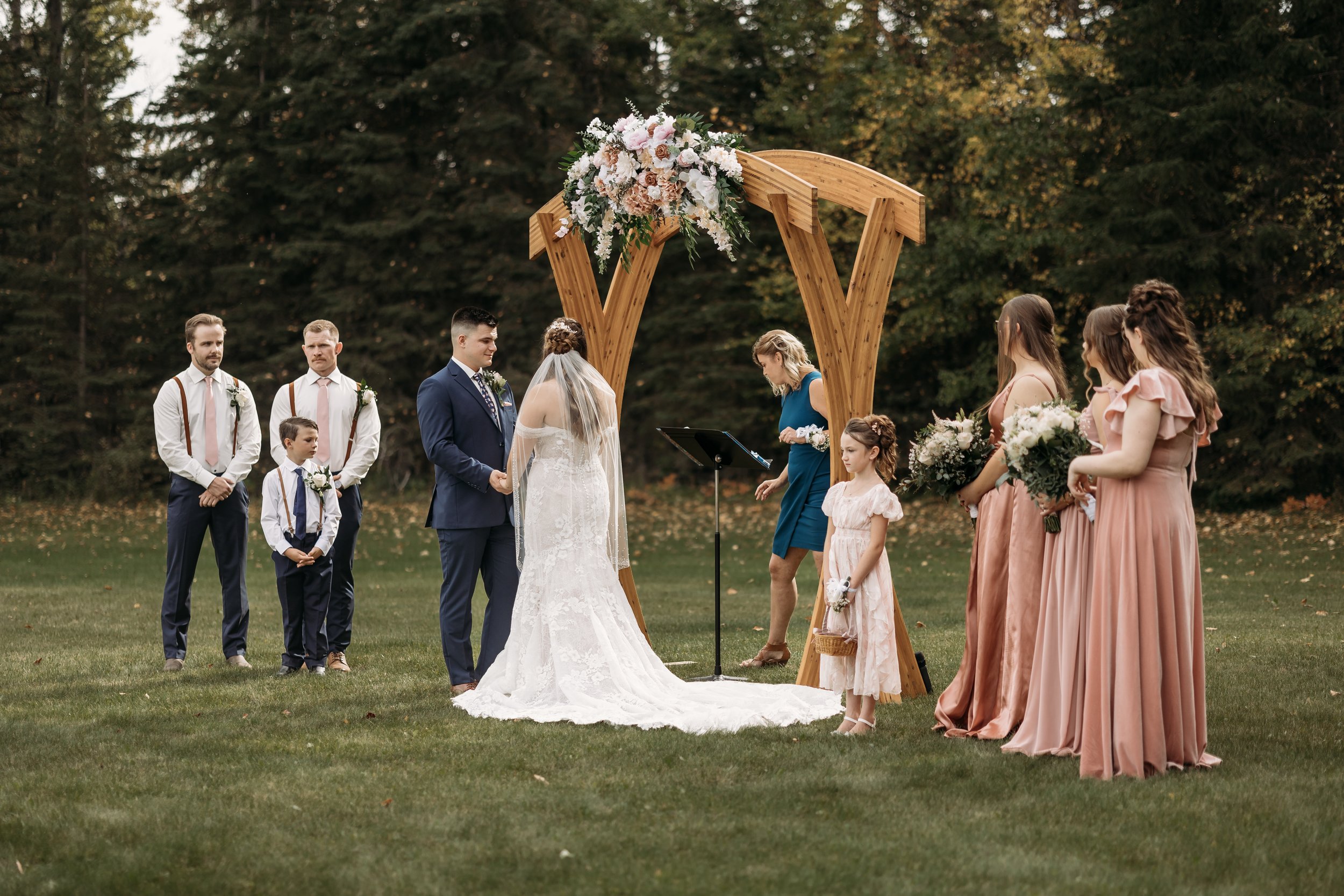 alberta fall wedding inspiration by edmonton alberta wedding photographer tays photos and beauty 