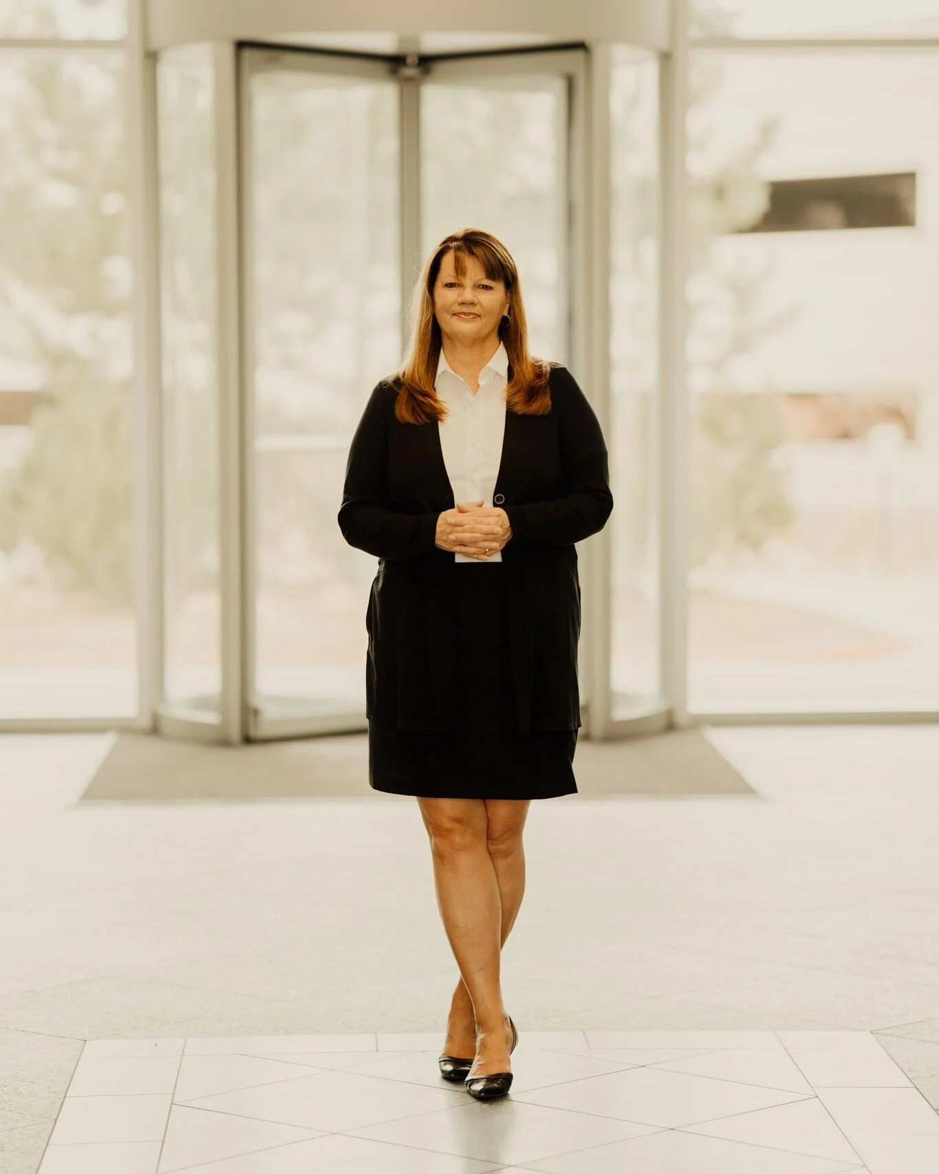 Emotional intelligence is a key factor in success, particularly in the business world. It involves being aware of your own emotions and those of others, and using that awareness to guide your actions and interactions. Some of the benefits of developi