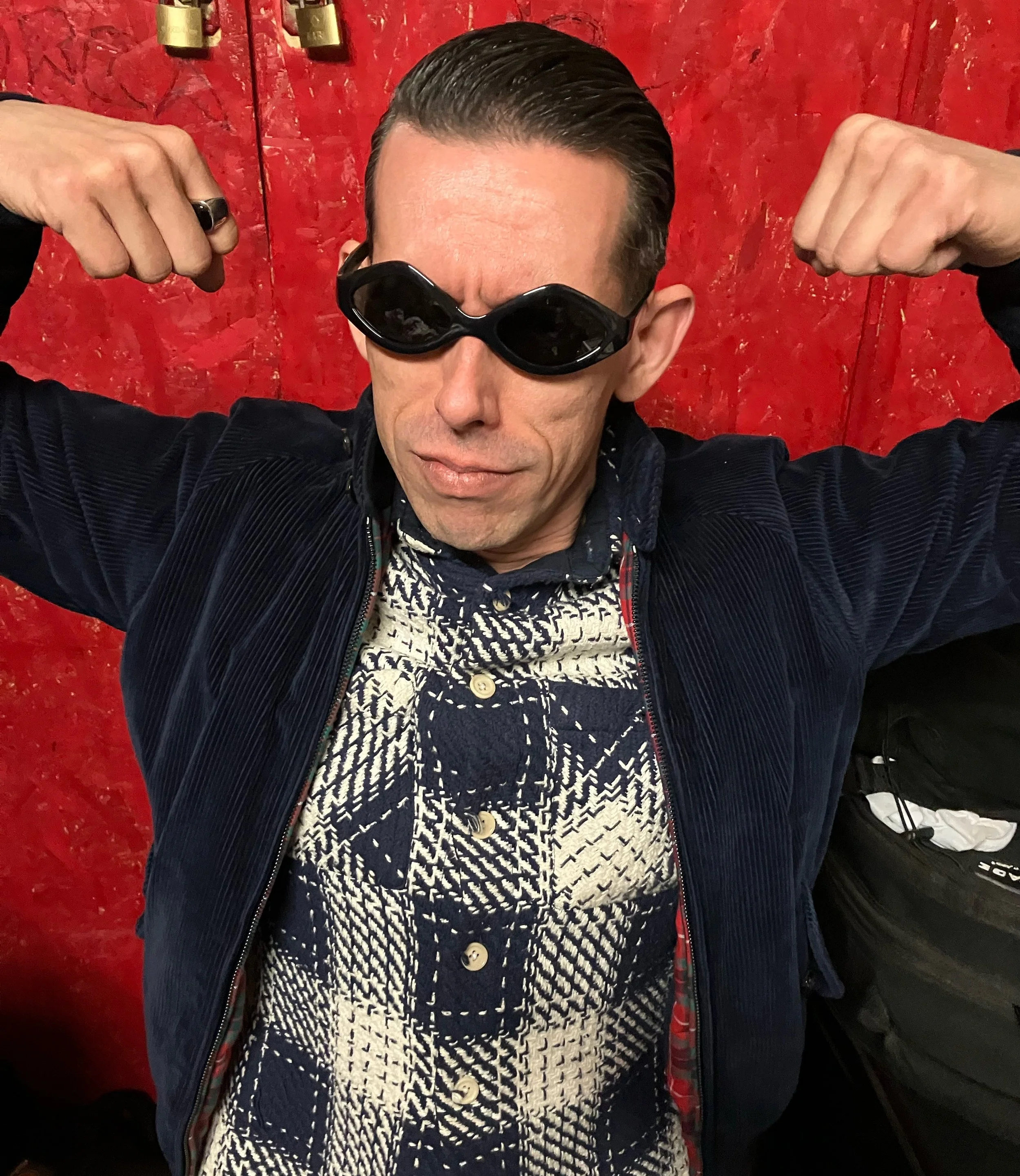 FLIP OUT-Black/G15 on Afonso Pinto 