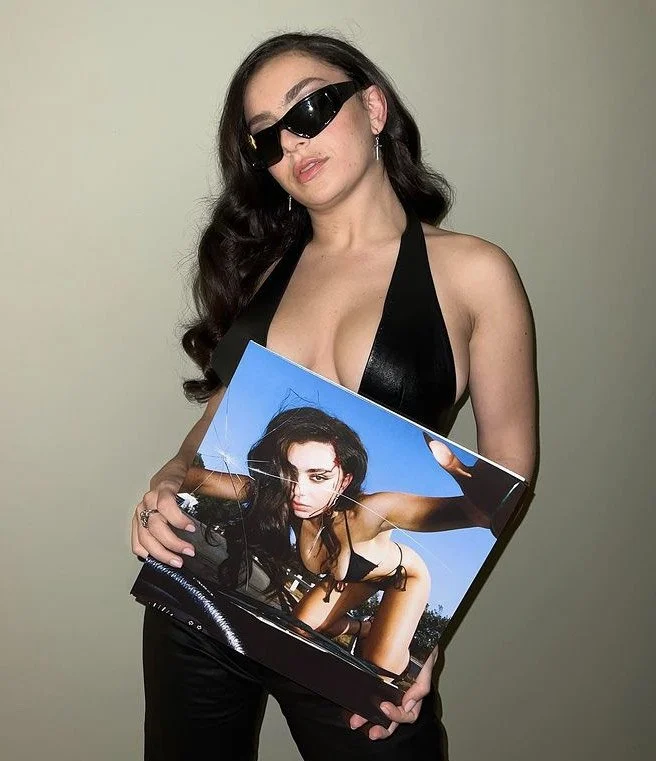 MOJO-Black/G15 on Charli XCX