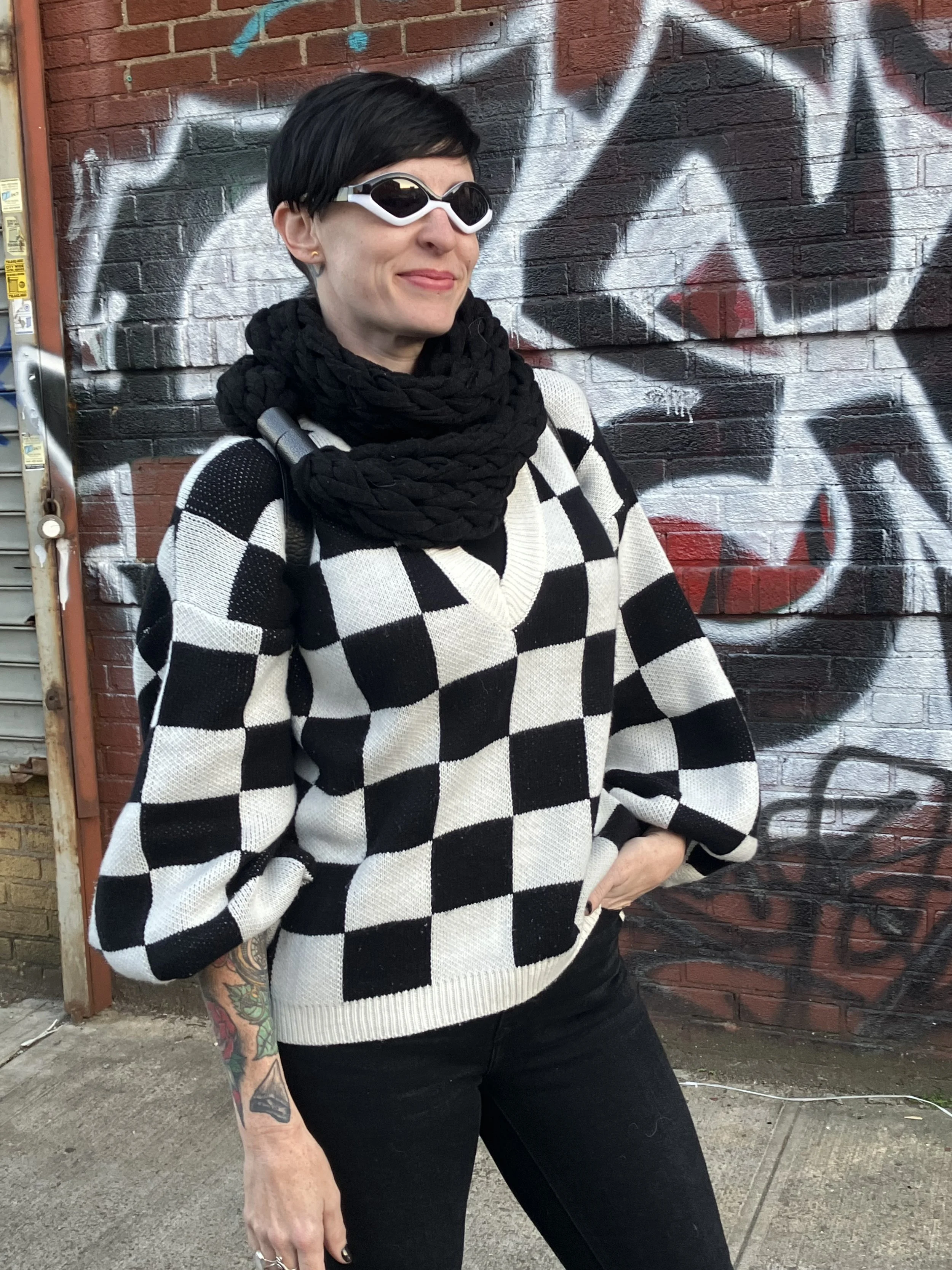 FLIP OUT-Black/white on Brennan