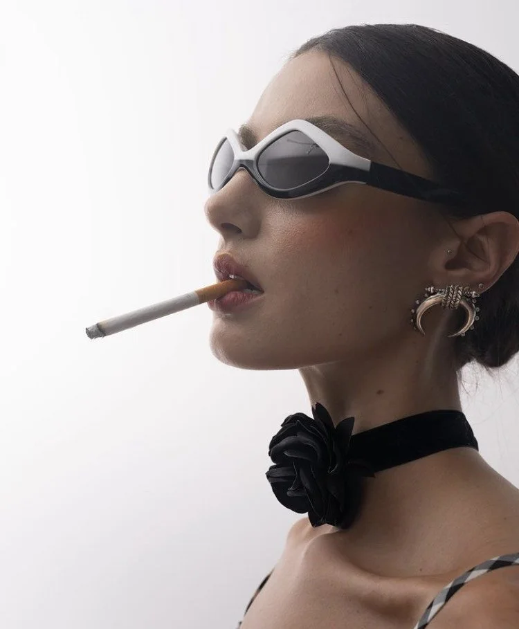 FLIP OUT-Black/White on Kat (pic by Myles Tate)