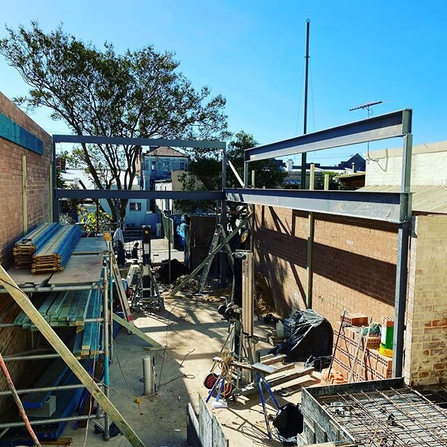 Structural Steel up and ready for first floor construction. Place is coming together nicely. Over a week ahead of schedule. Great weather. #secondstoreyaddition 
#renovation #innerwest #shiresteel