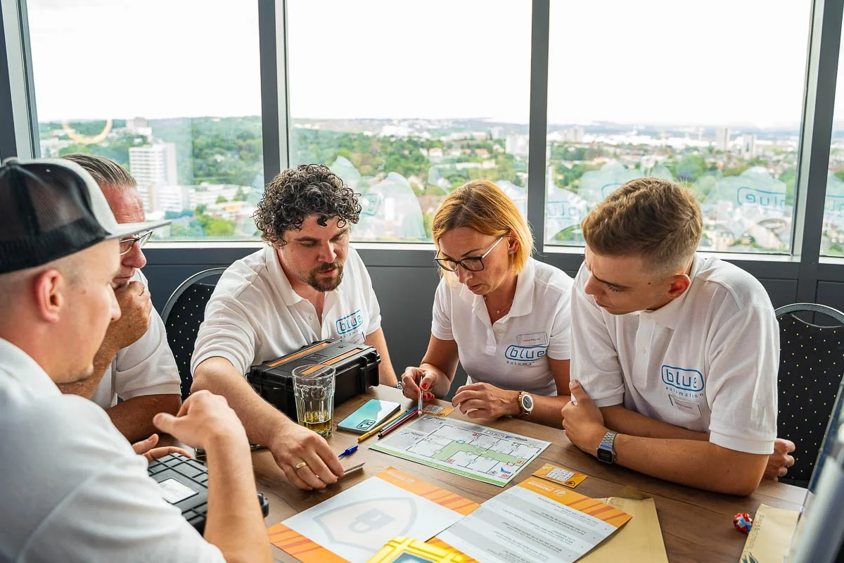  Firmengruppe spielt ein Escapegame fotografiert von Tim Fraats 