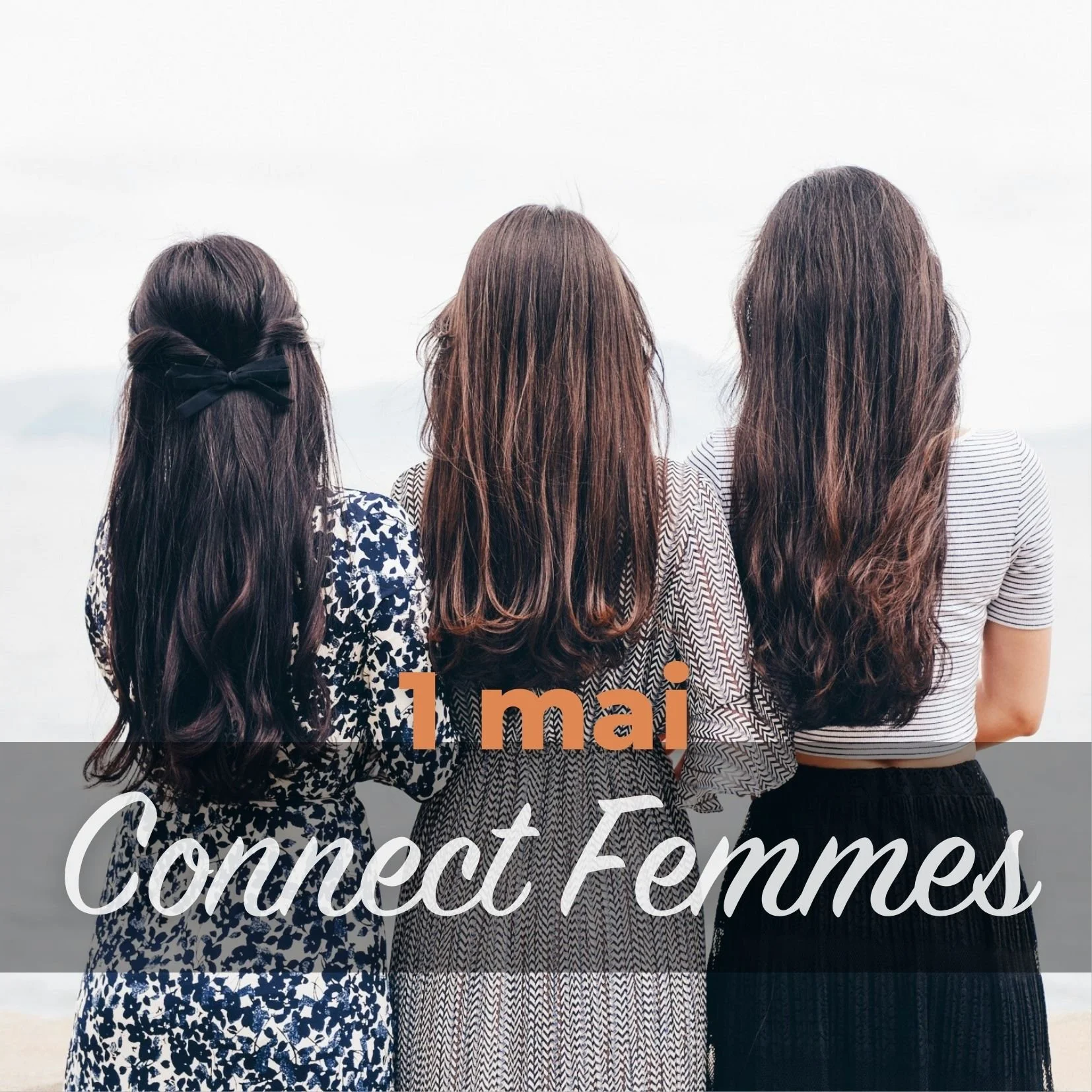 3 femmes de dos regardant un paysage lacustre