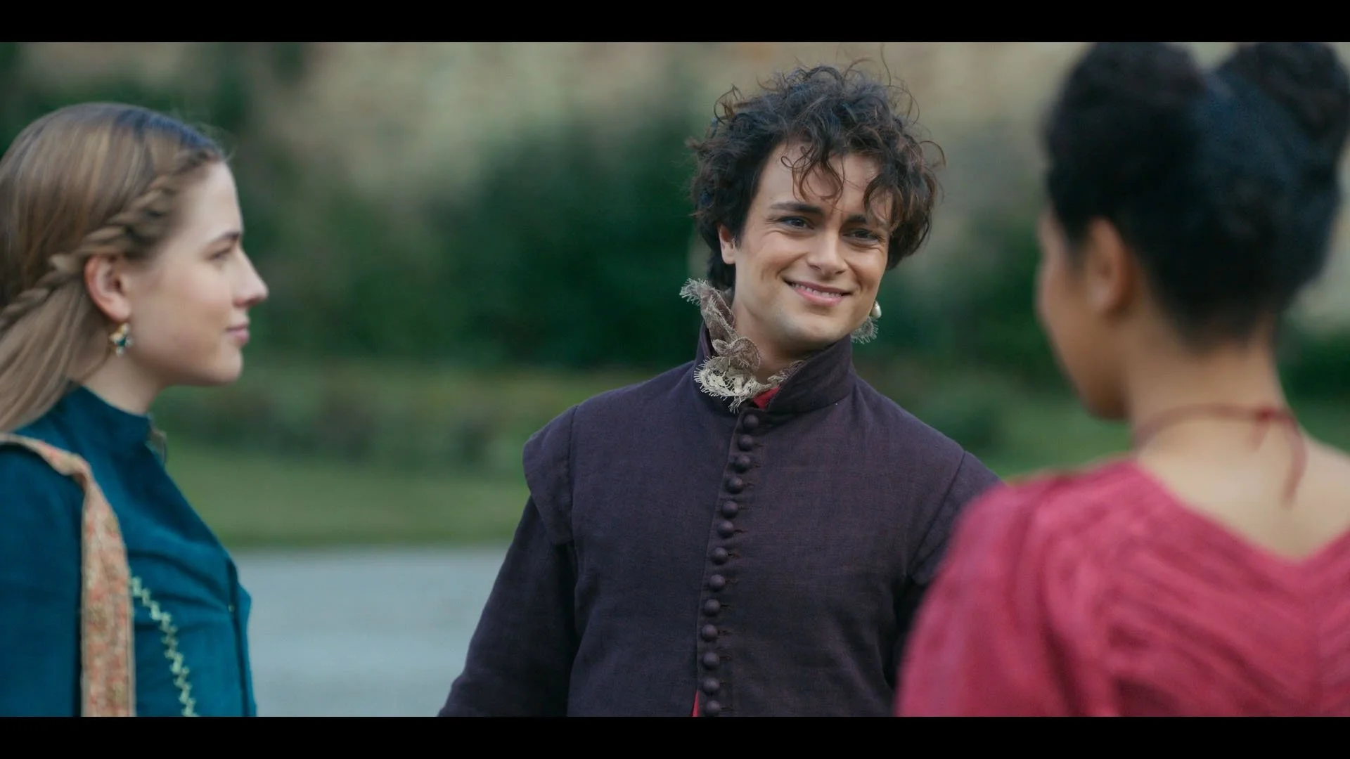 TheLadyGraceMysteries_S01_EP02_EPSTILLS_02.jpg
