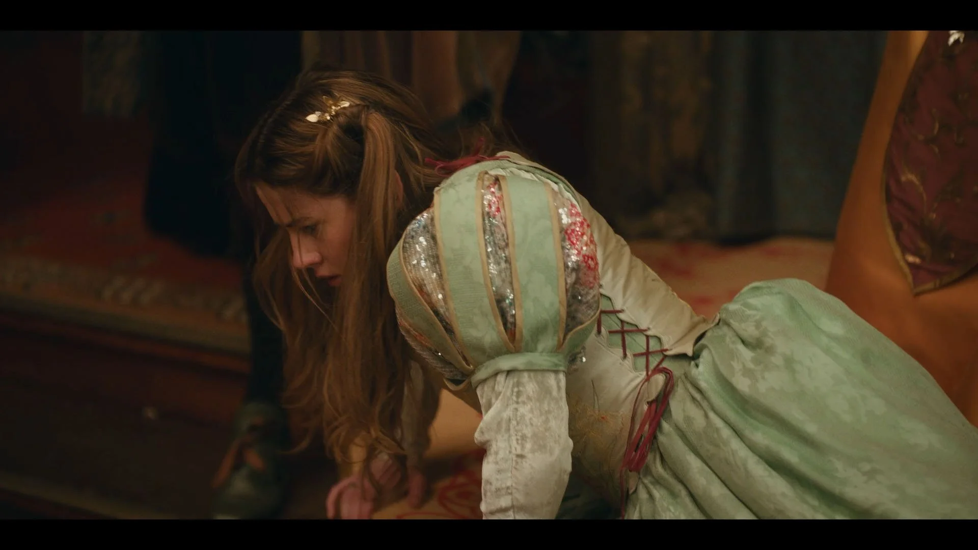 TheLadyGraceMysteries_S01_EP01_EPSTILLS_15.jpg