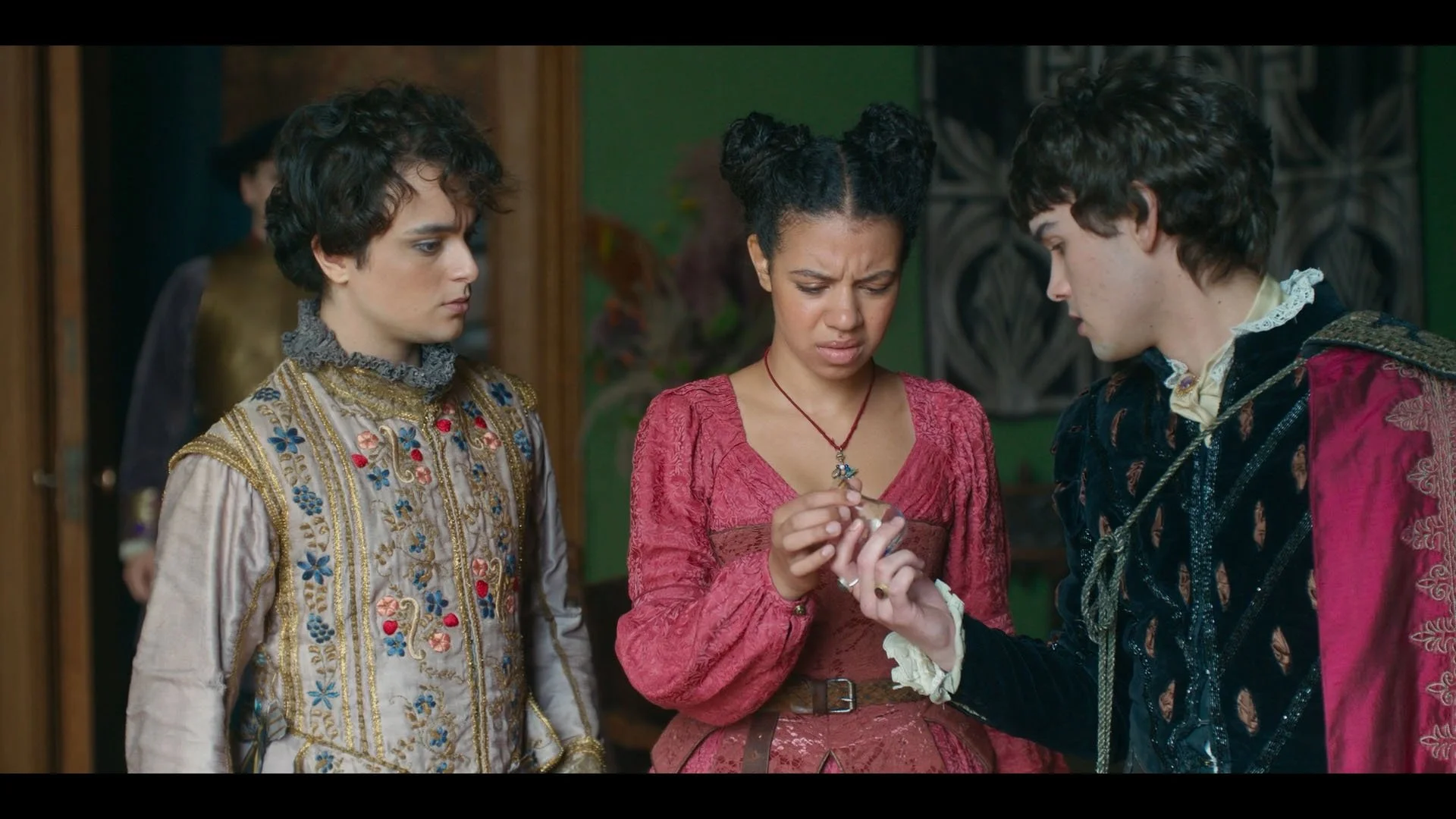 TheLadyGraceMysteries_S01_EP10_EPSTILLS_01.jpg