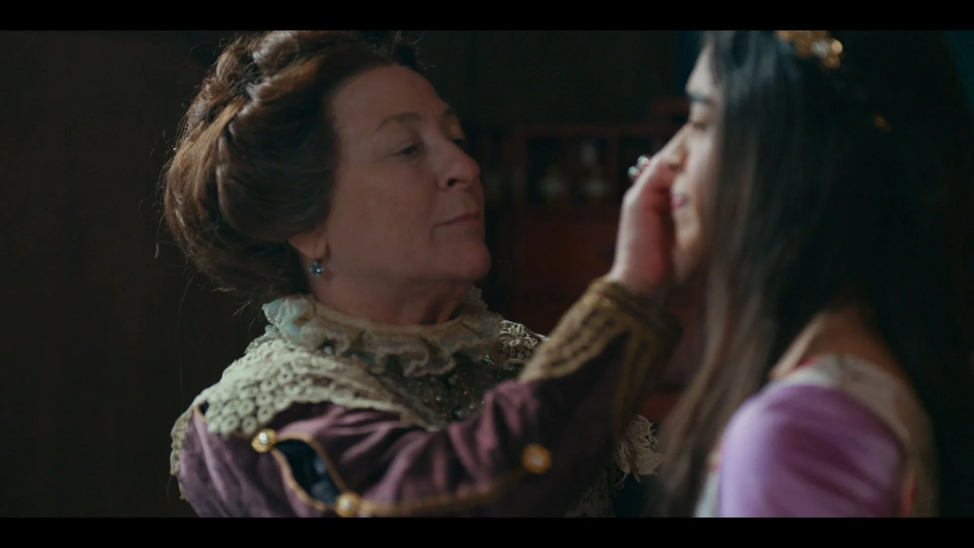 TheLadyGraceMysteries_S01_EP08_EPSTILLS_11.jpg