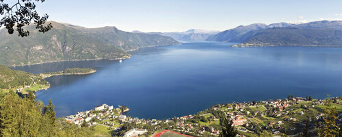 Mountain hiking in Balestrand