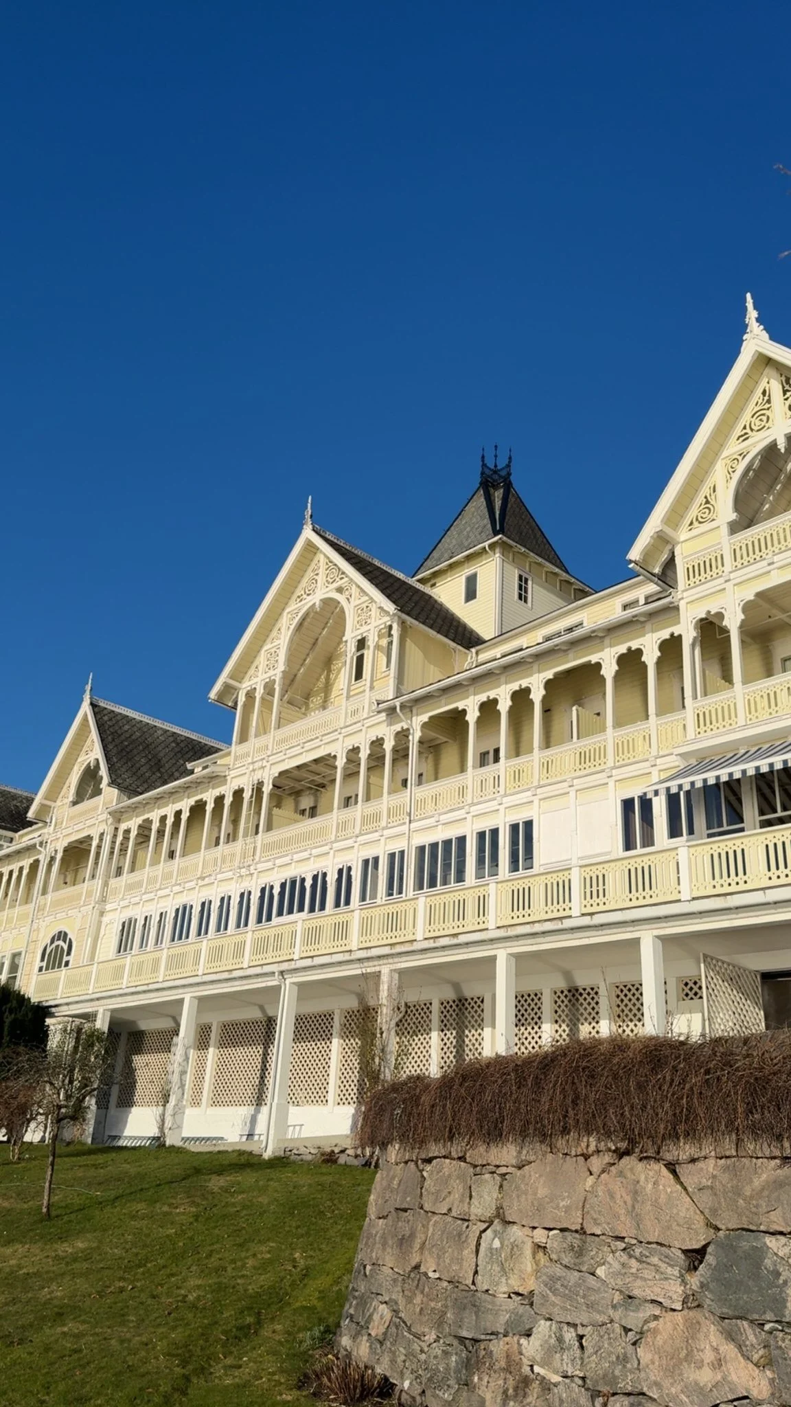 Legg påskeferien til Kviknes Hotel