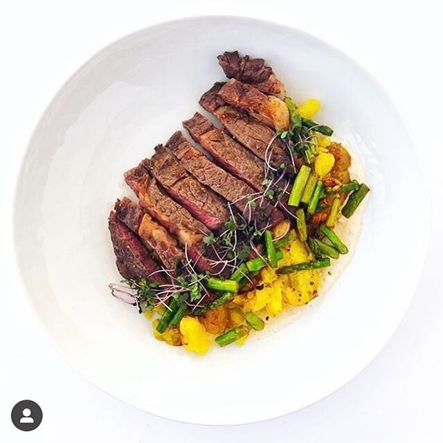 Are you firing up the grill this weekend? Micros pair perfectly with meat and veggies. For red meat in particular, we recommend our spicy mustard or arugula. Grab some greens from @tambolisresto or our online shop and grill on! 📸: @forlemonsake