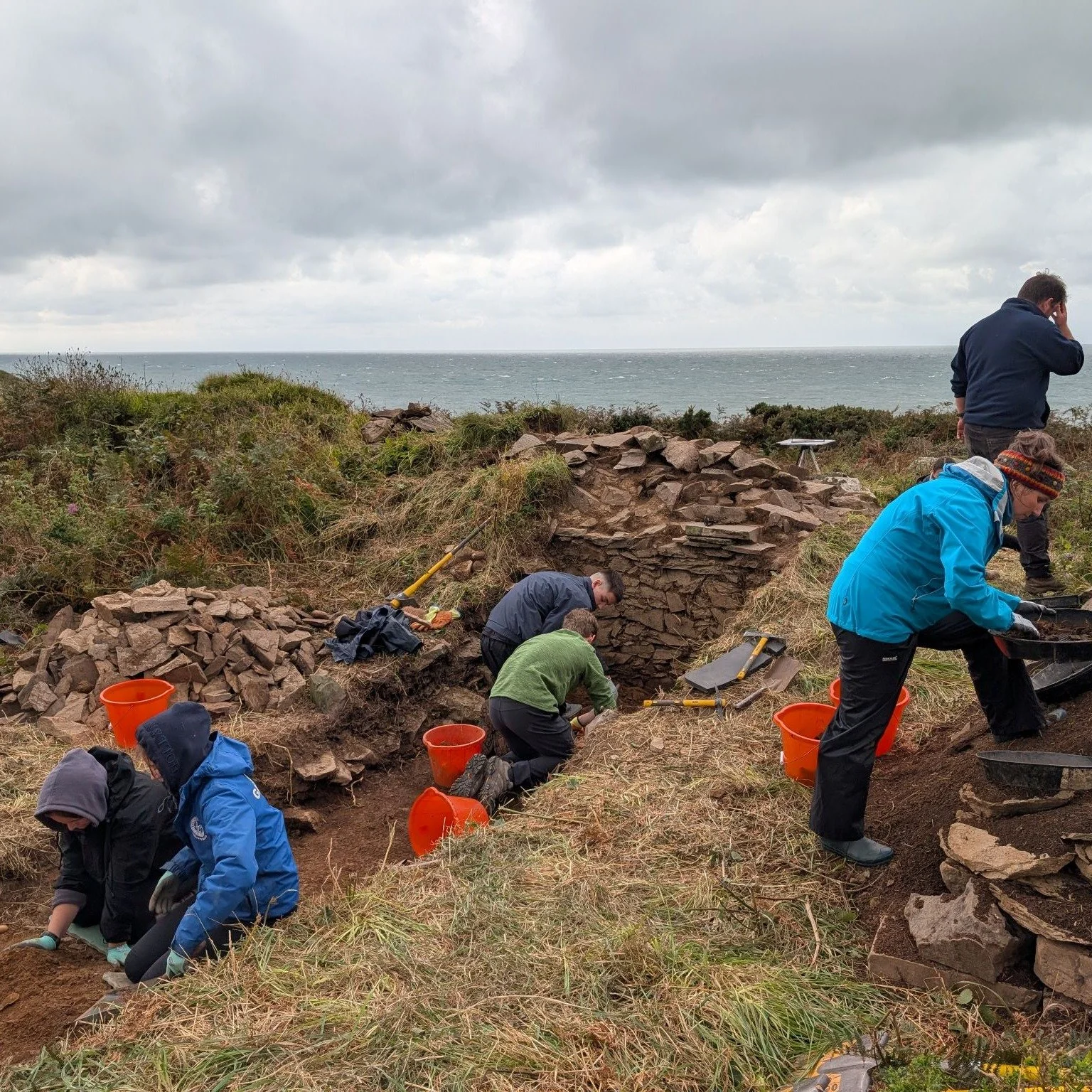 Pupils from Douglas Ewart High School joined our dig at Port Castle with the Whithorn Trust and HES - swapping the classroom for the trenches!
They learned fieldwork skills, uncovered real history, and brough tons of curiosity to the site.
Huge t