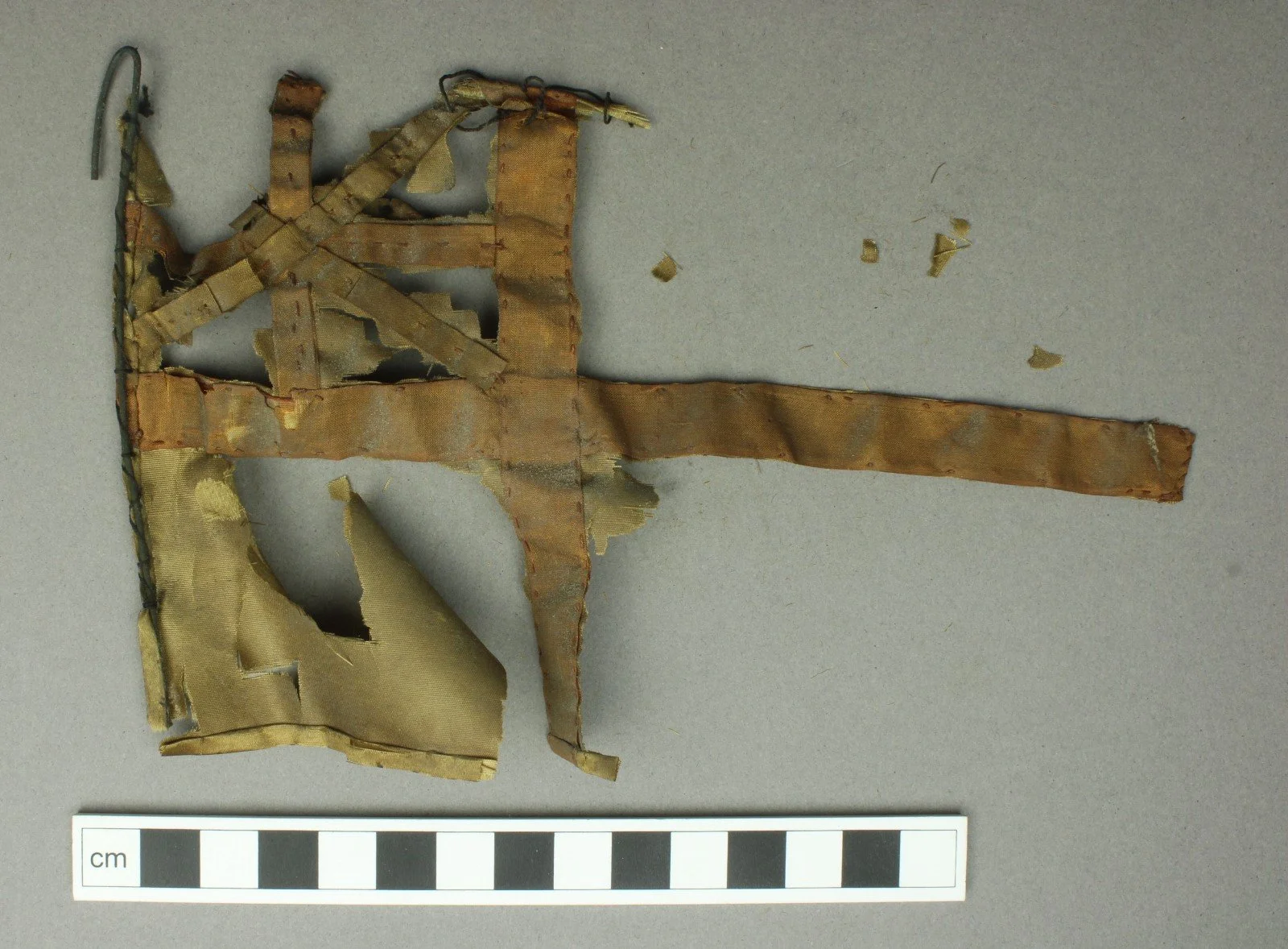 AOC 28358_Detached Foremast Flag_BC_02.JPG