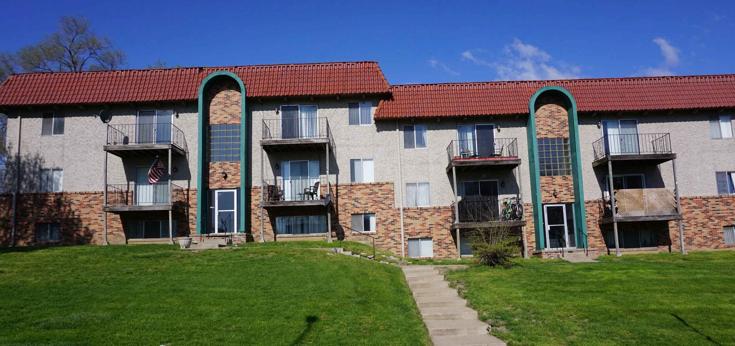 Villas De Amor Aksarben Apartments for Rent — THRIVE STREET LIVING REAL