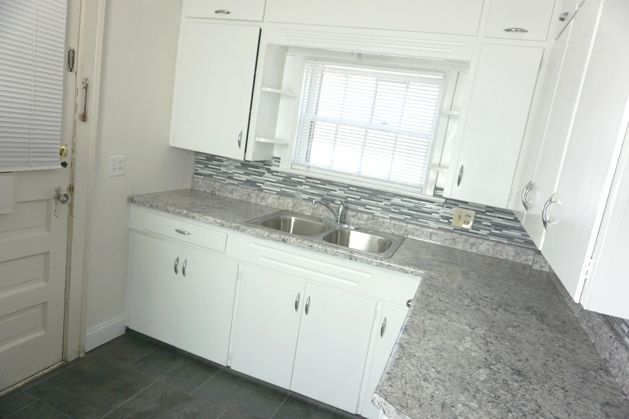 Buckingham Manor Apartments For Rent — THRIVE STREET LIVING REAL ESTATE