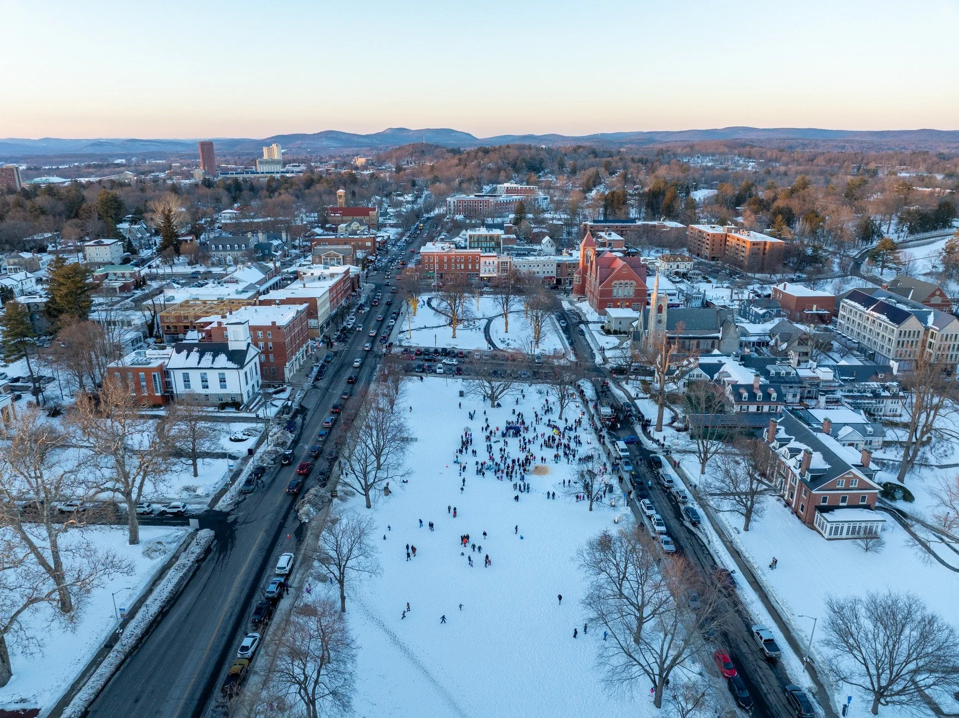 ❄️ All this snow is getting us exited for the Fire &amp; Ice Festival + Luminaria 🔥🧊 
🗓️ Sat 2/21
🕒 3-6PM 
📍 Town Common and throughout Downtown

The Sixth Annual Fire &amp; Ice Festival + Luminaria is the culminating event of Amherst&rsquo;s we