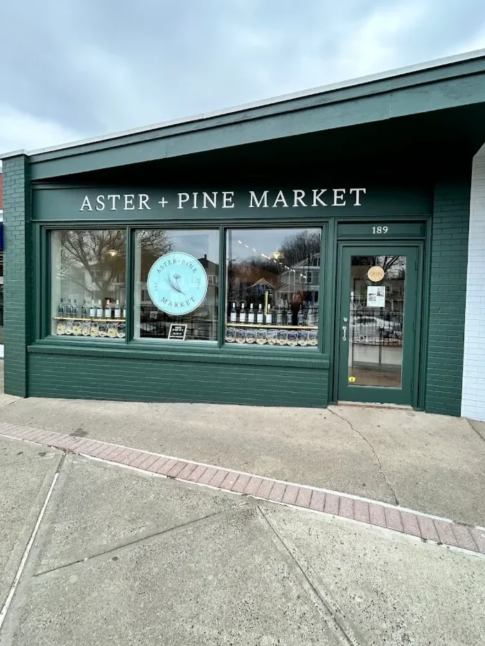 Aster &amp; Pine Market