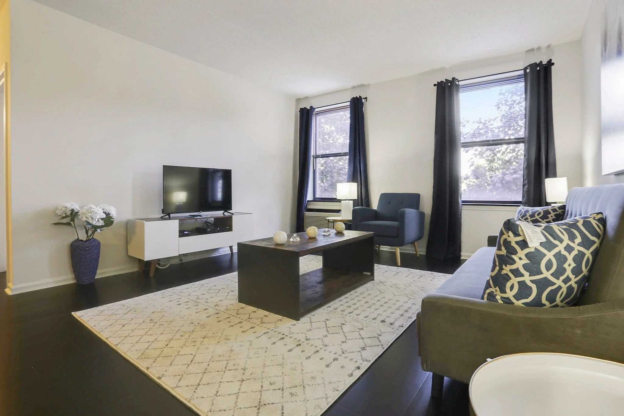 Afeeto-Chancery-Square-Morristown-NJ-Living-10.jpg