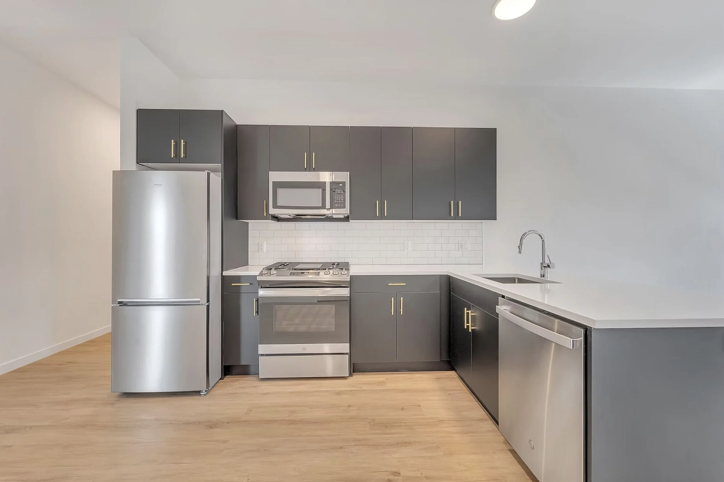 Afeeto-Schuyler-Lofts-Morristown-NJ-UD-Kitchen-3.jpg