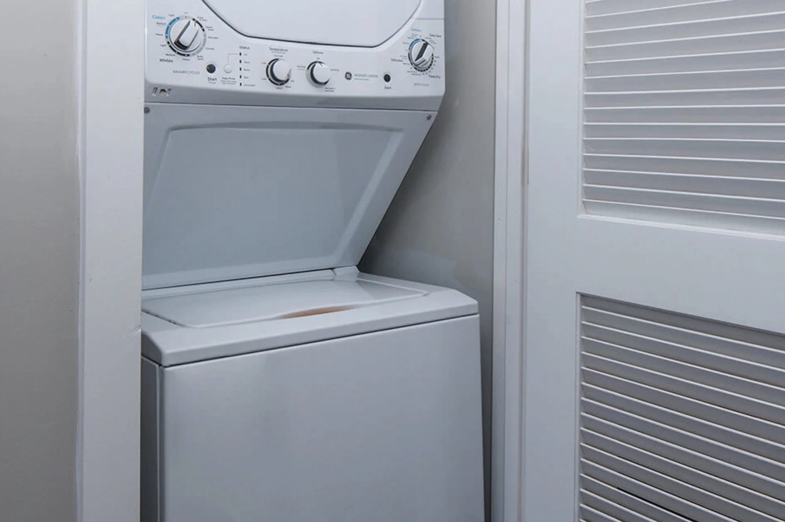 Afeeto-The-Monroe-Morristown-NJ-UD-Laundry-1.jpg