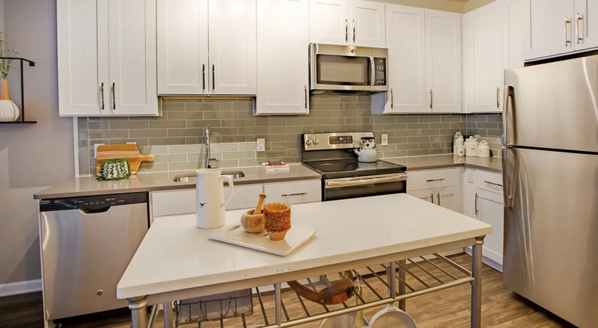 Afeeto-Modera-55-Morristown-NJ-UD-Kitchen-2.jpg