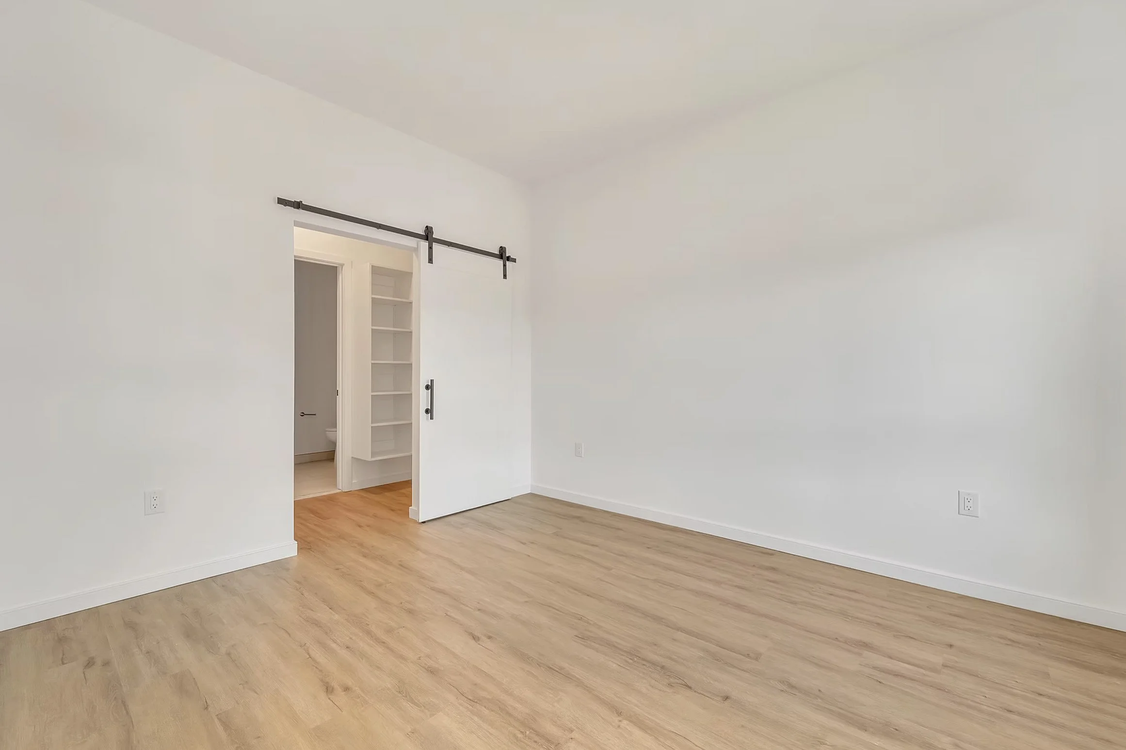 Afeeto-Schuyler-Lofts-Morristown-NJ-UD-Closets-2.jpg