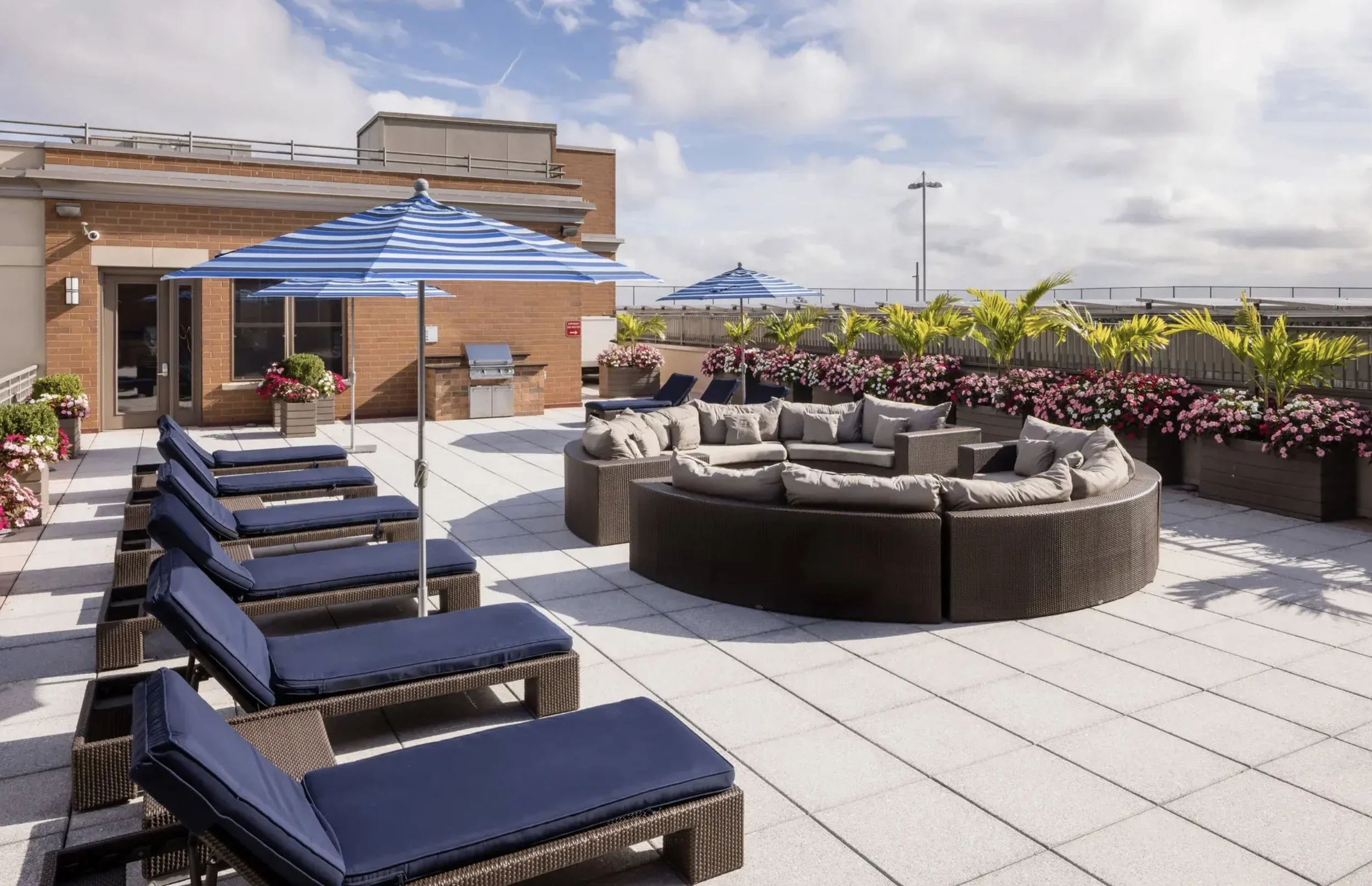 Afeeto-The-Metropolitan-at-40-Park-Morristown-NJ-BD-Roof-Deck-4.jpg