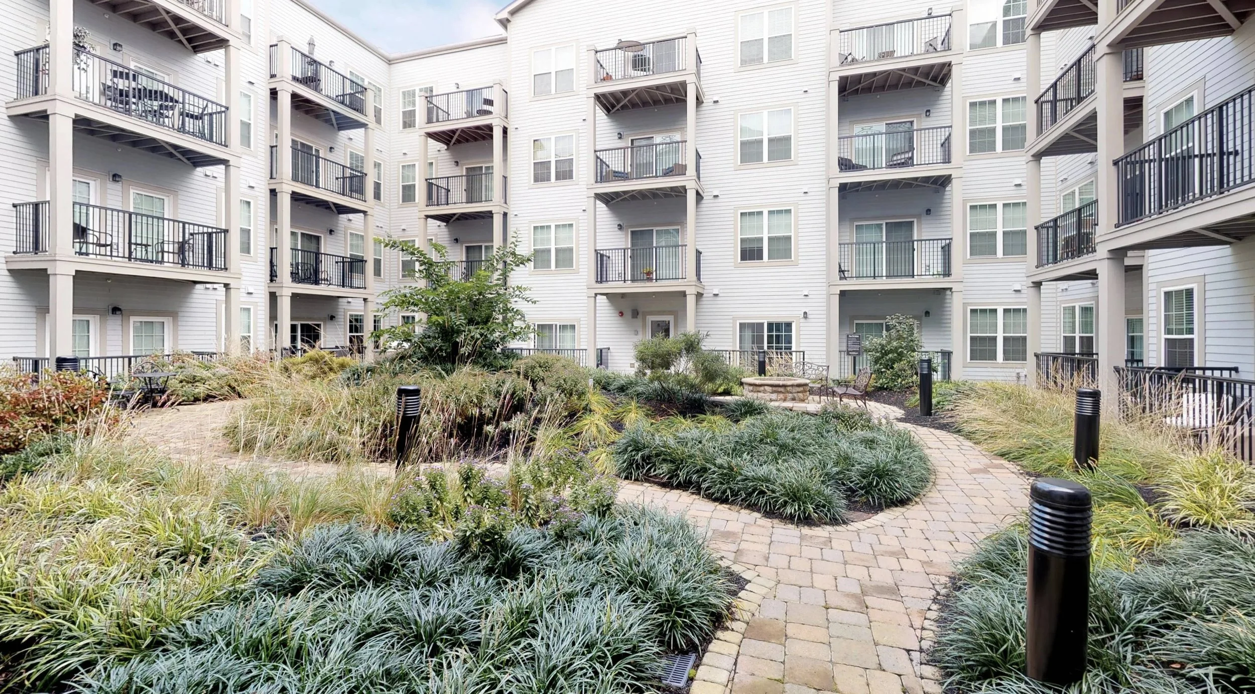 Afeeto-Modera-44-Morristown-NJ-BD-Courtyard-1.jpg