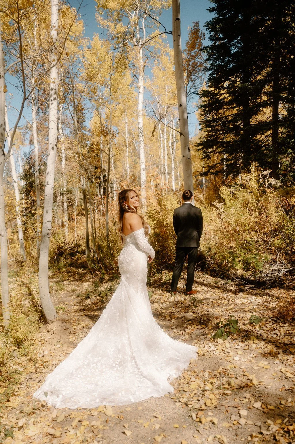  bride and groom first look photos 