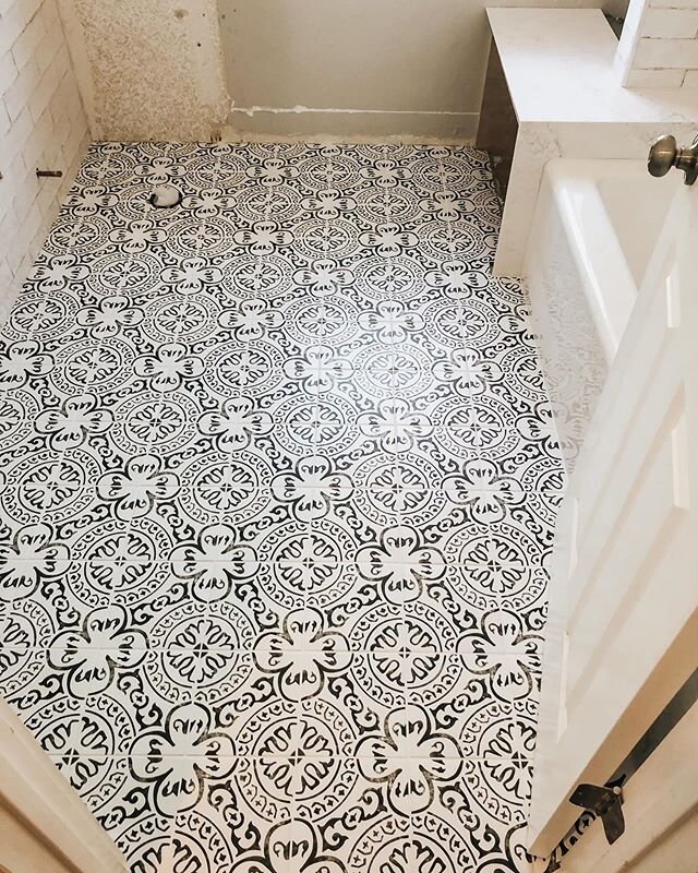 Progress over at the #DelMarAve project! Check out these floors!! ✨✨✨ #bathroomremodel #remodel #renovation #renovate #contractorsofinstagram #contractorsofinsta #SCB #edh #edoradohills #eldoradohillscontractor #eldoradohillsconstruction #eldoradohil