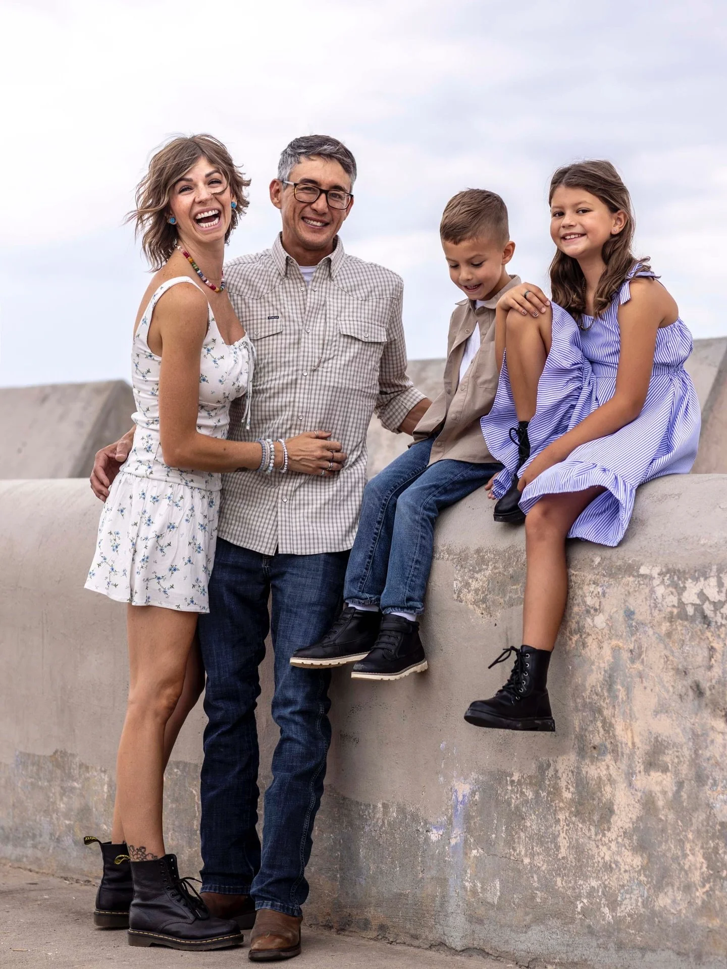 Obsessed with them 🫶🏼✨💖🥹

Photos by @ashleyroseturner 

#familyforever #stuckwithme #togetherforever #bettertogether #ilovethem #thankful #thanksgiving