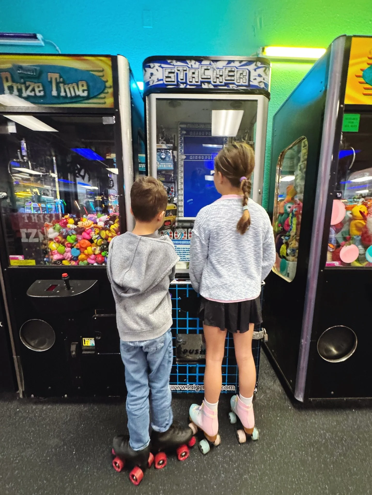 This weekend was a mix of it all?! From roller skating to cookie sales, grocery content to chiseling&hellip; we have fun. And people think being sober is boring. I would love to be bored.  Lol✨🥰💖🫶🏼🔥