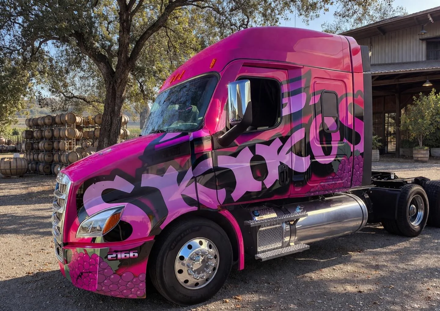 Turn heads. Drive for Skikos. Now hiring. 

#NowHiring #skikostrucking #CDLJobs #TruckDrivers